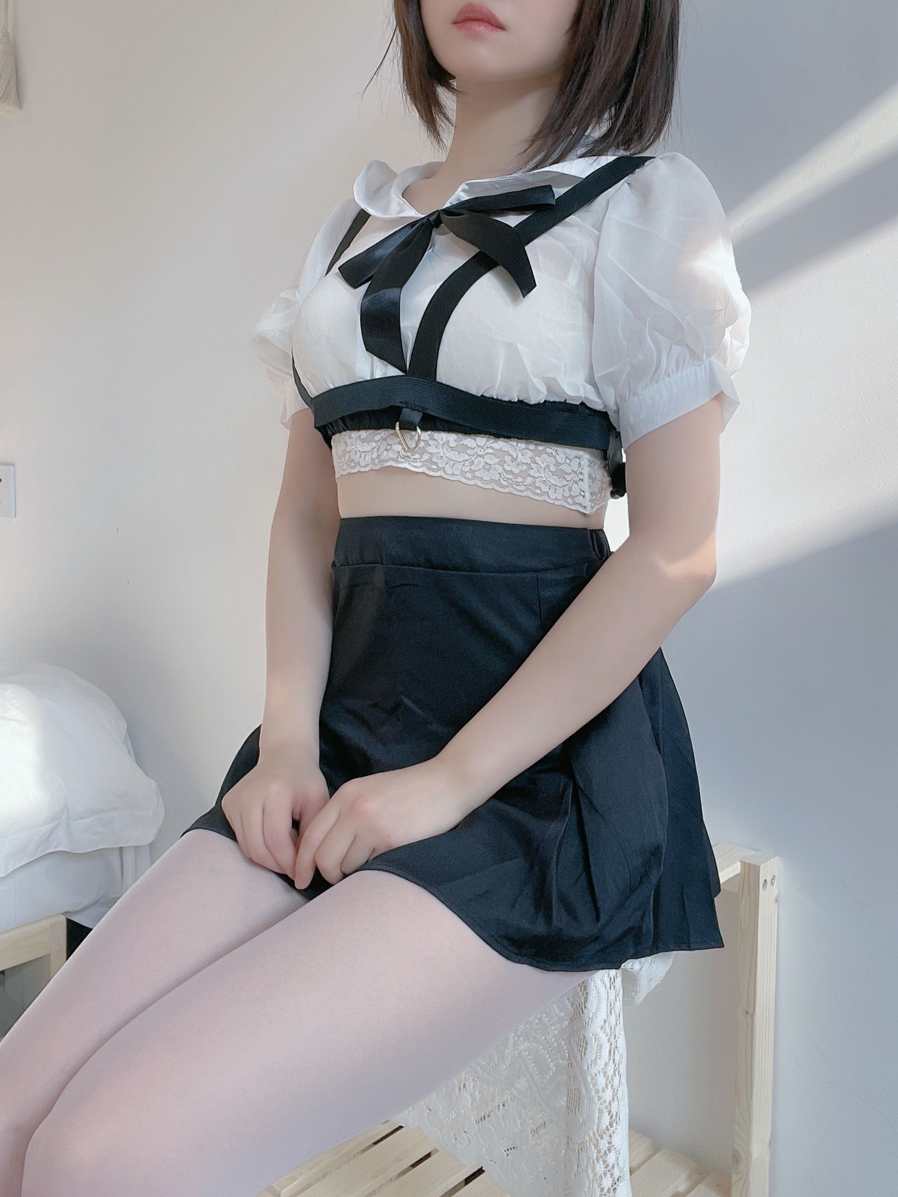 动漫博主田璐璐 – 白丝短裙 [100P]