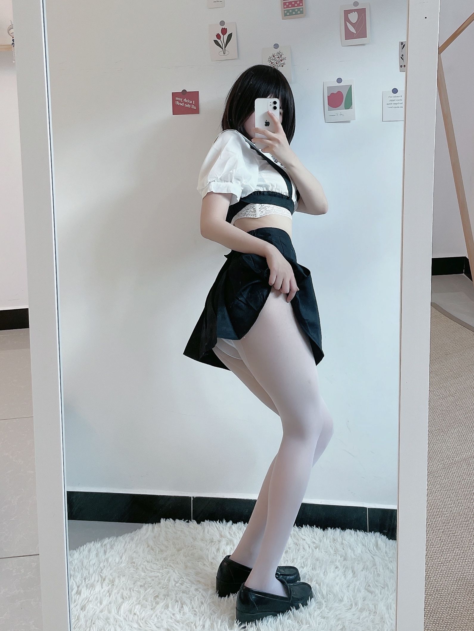 动漫博主田璐璐 – 白丝短裙 [100P]