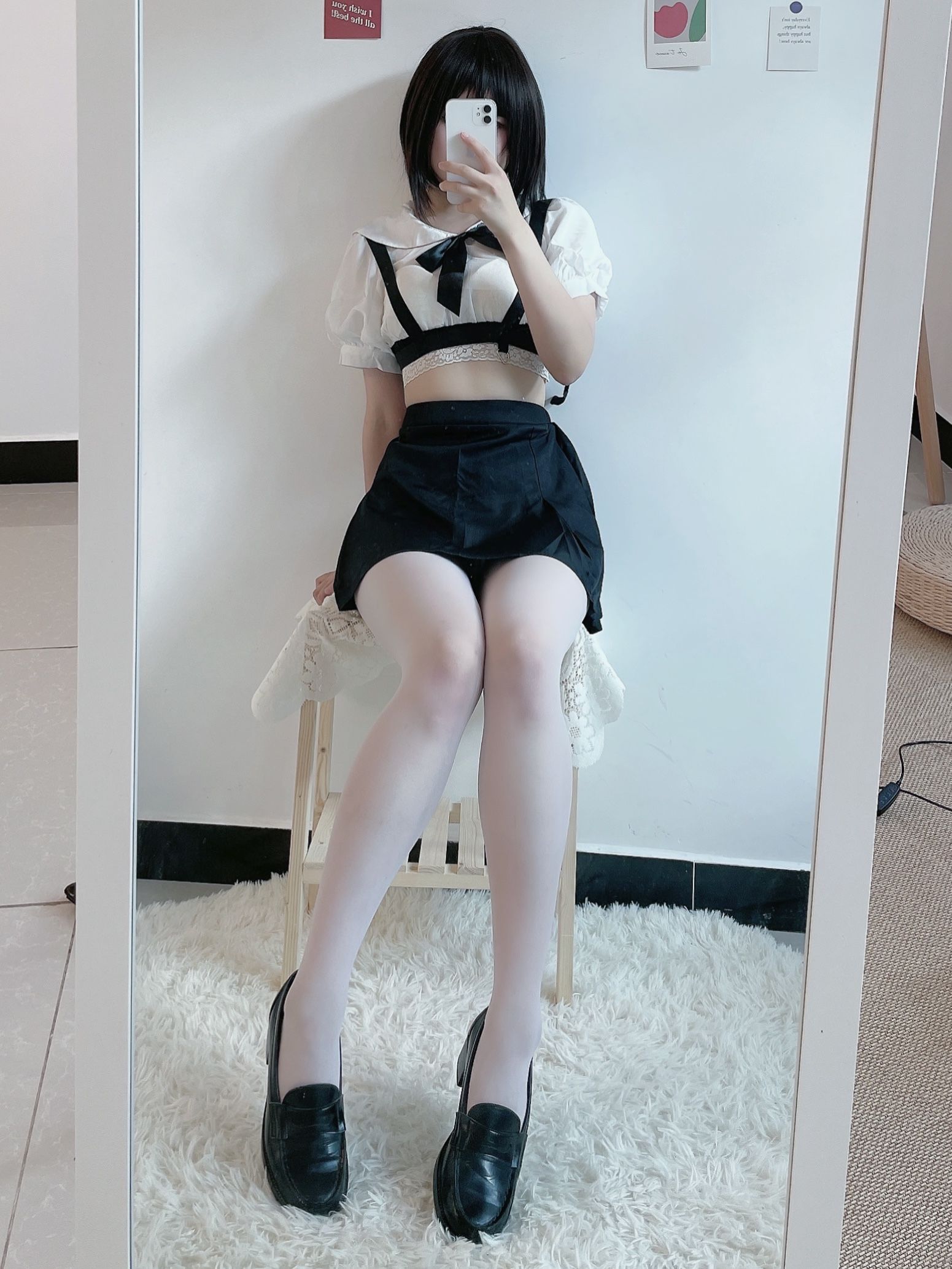 动漫博主田璐璐 – 白丝短裙 [100P]