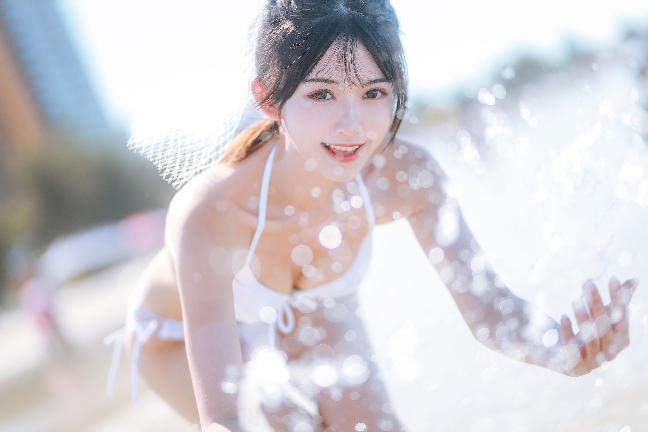 超人气Coser鳗鱼霏儿 – 海边 [18P]