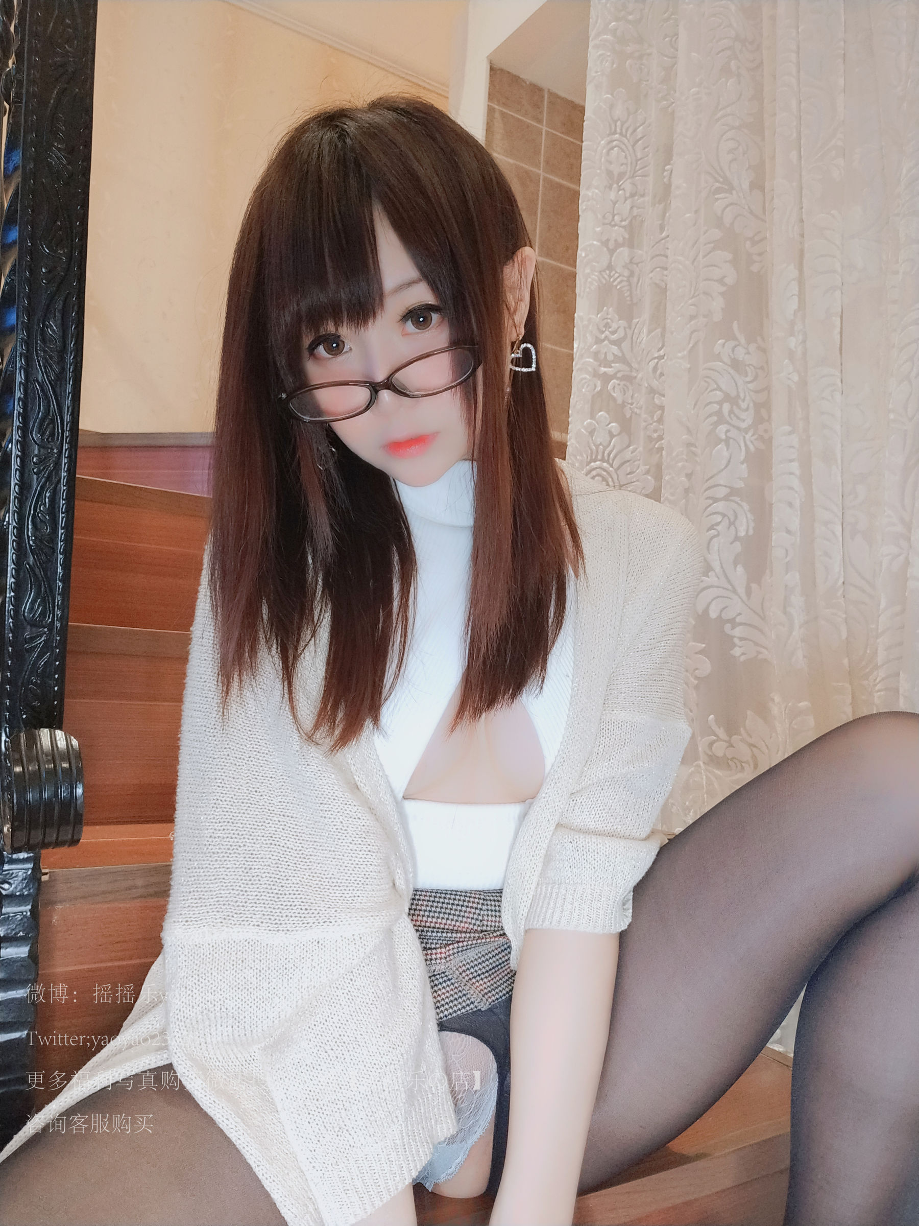 [萝莉COS] 摇摇乐yoyo – 御姐向！ [120P]