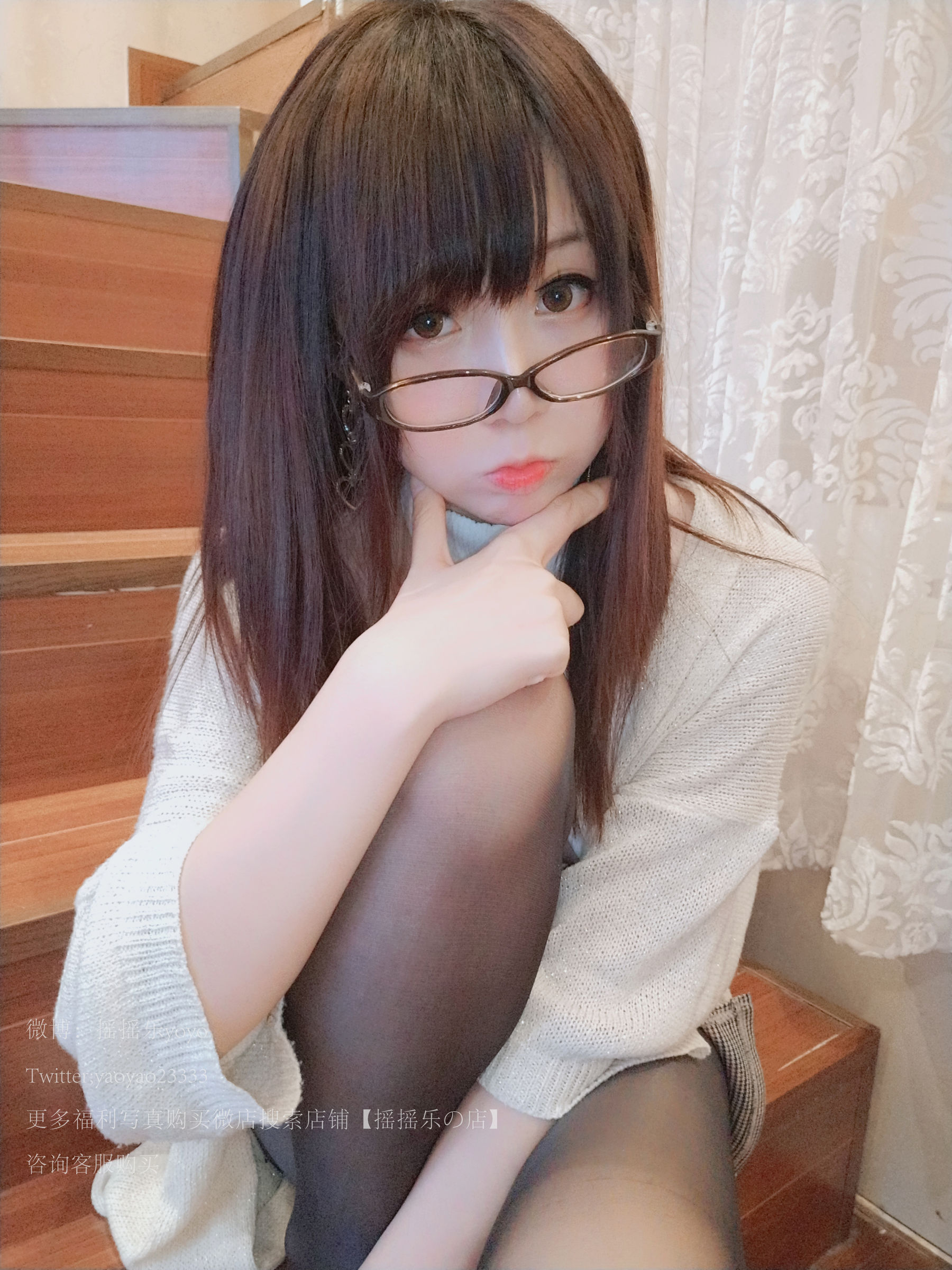 [萝莉COS] 摇摇乐yoyo – 御姐向！ [120P]