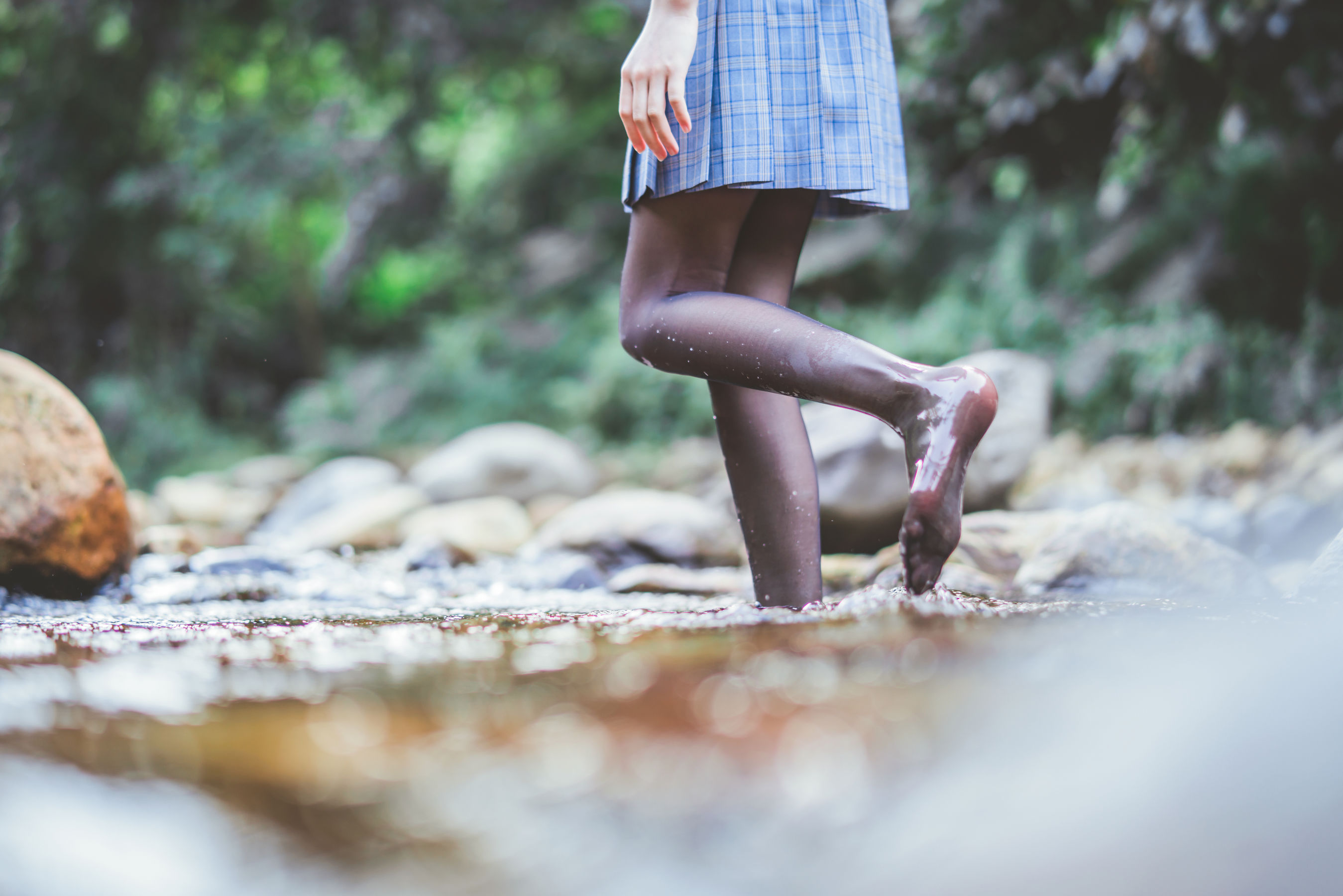 [萝莉COS] 桜桃喵《校服少女COSPLAY湿身系列》 [75P]