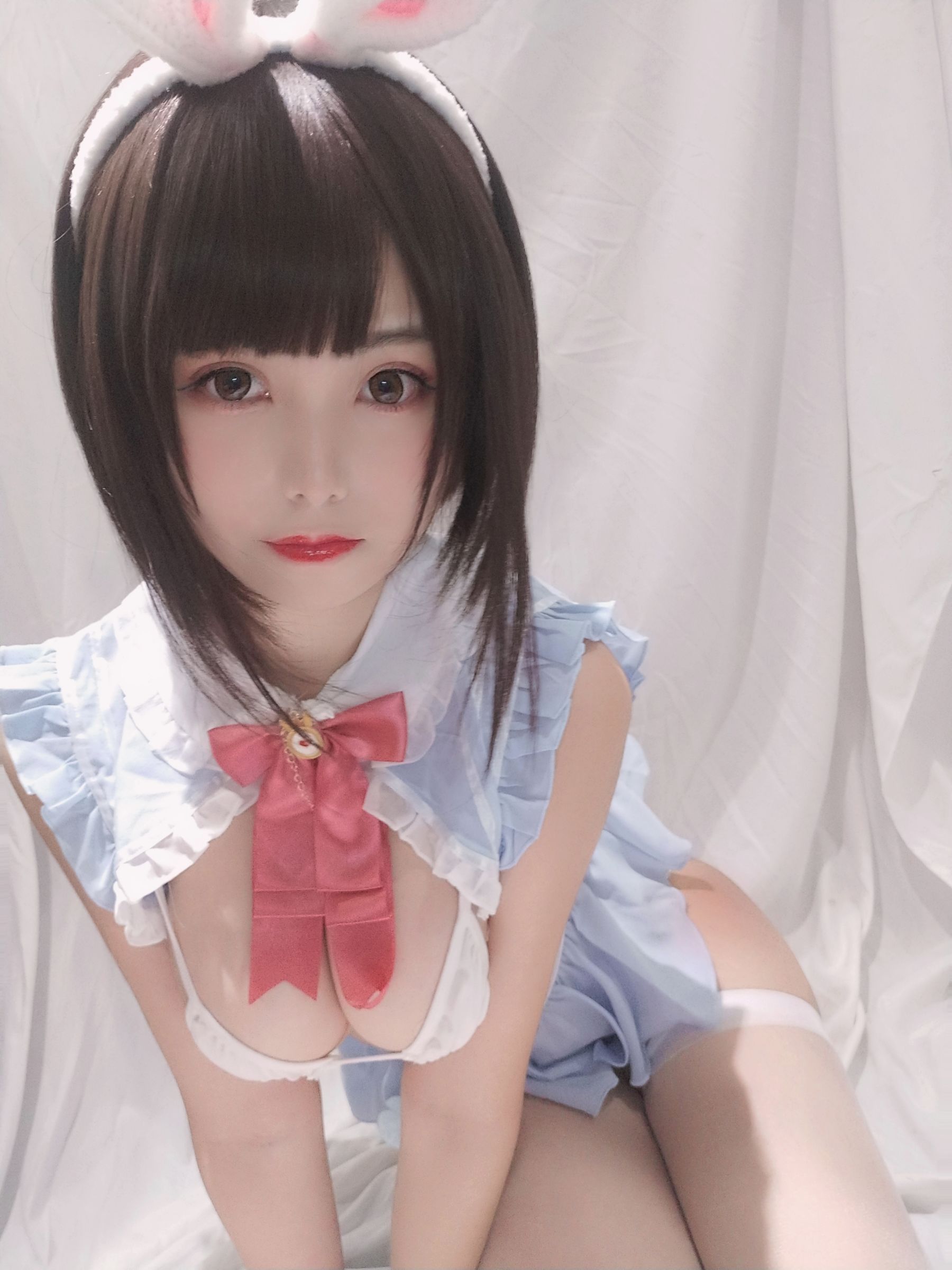 [Cosplay写真] 萌系小姐姐蜜汁猫裘 – 小白兔自拍 [30P]