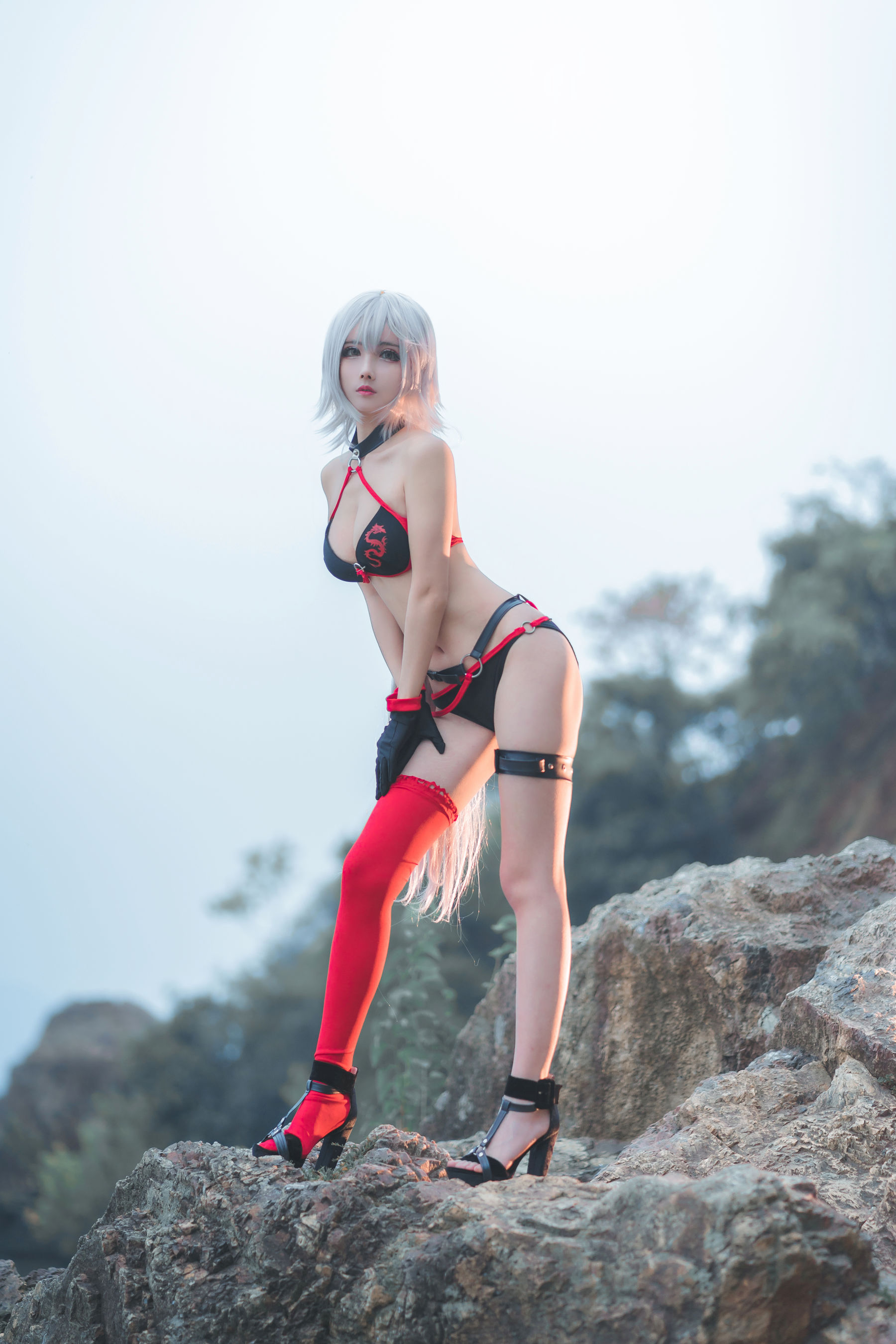 COS福利rioko凉凉子 泳装黑贞 [8P]