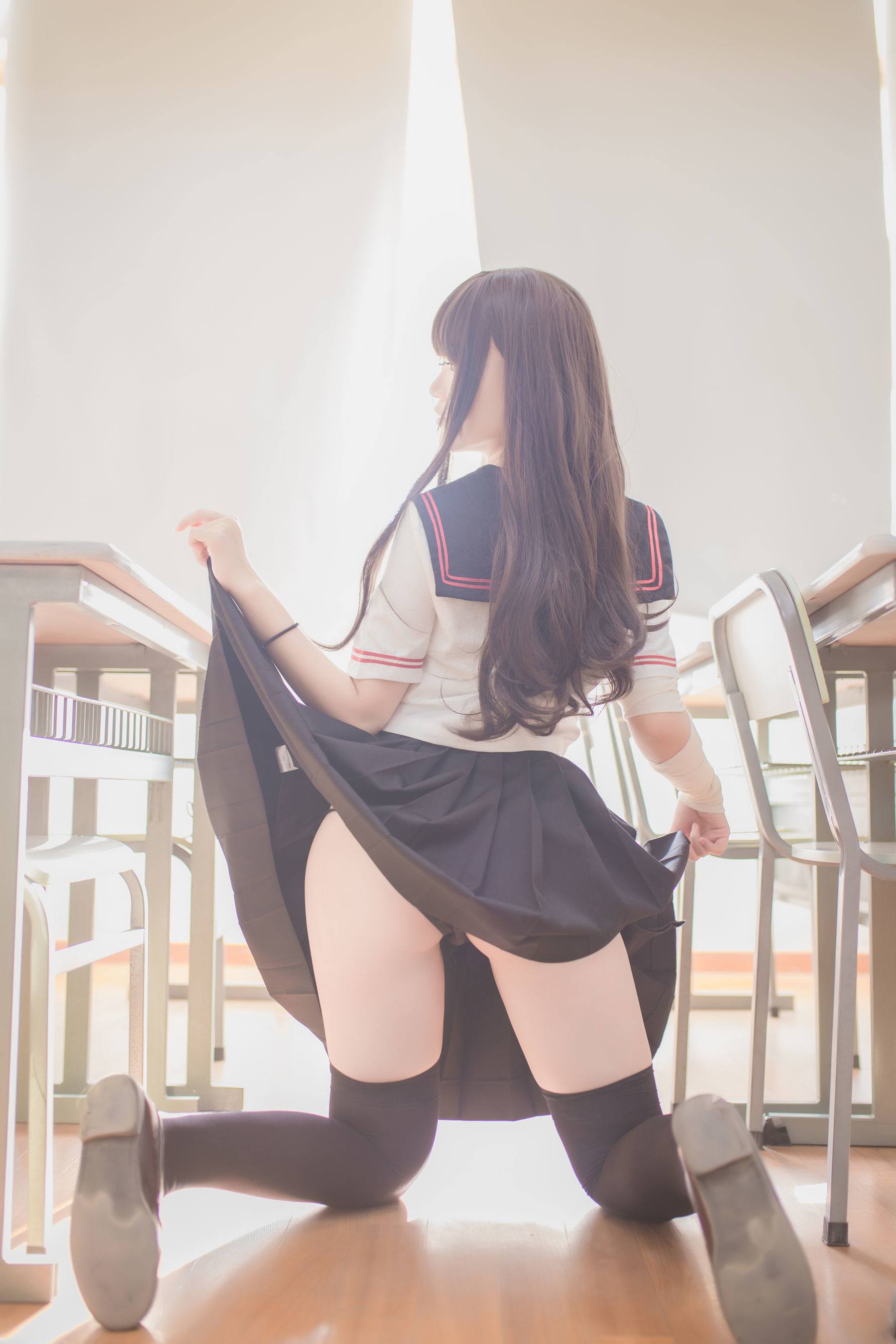 [萝莉COS] Yoko宅夏Cos – 黑丝JK [39P]