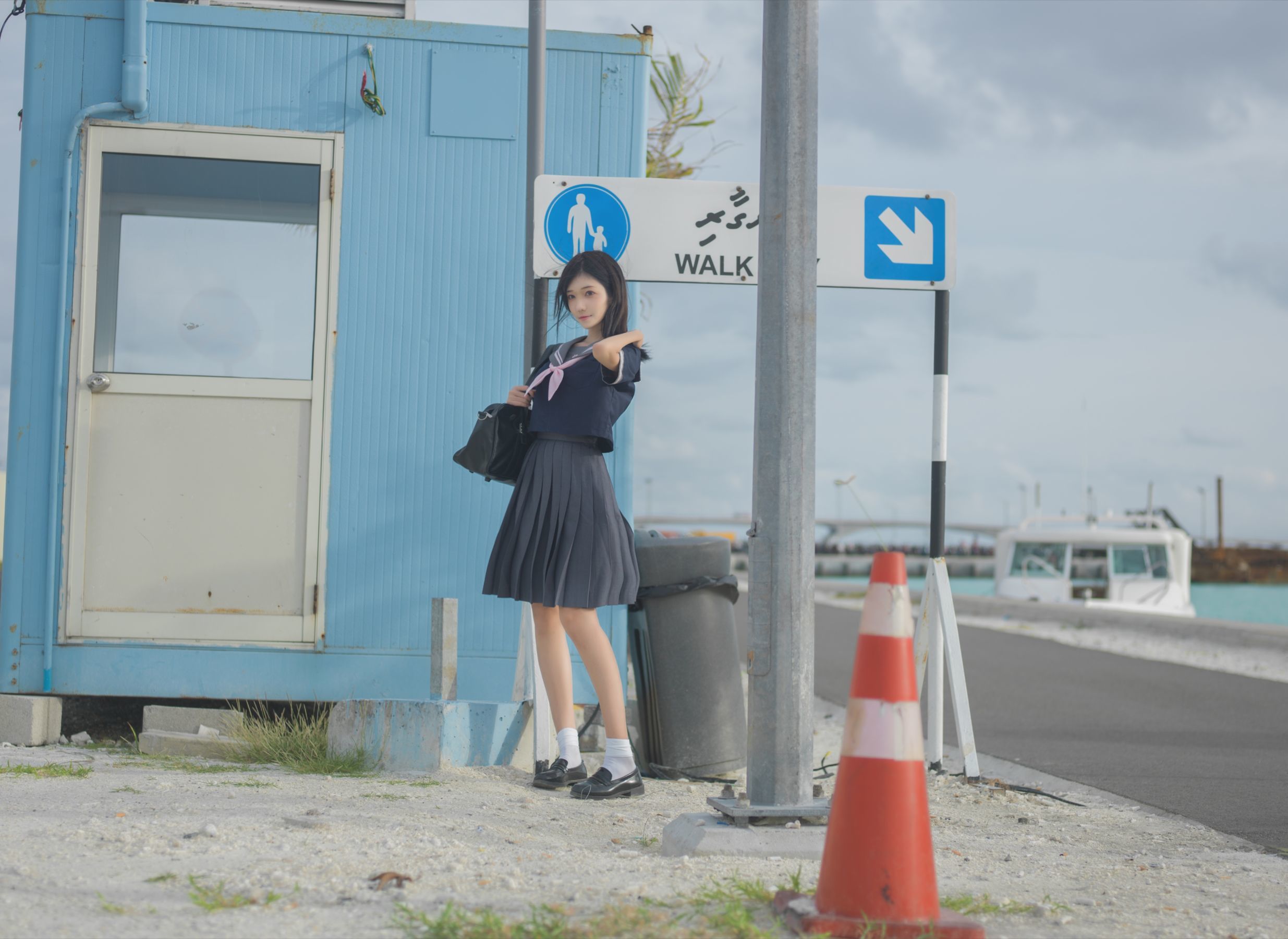 动漫博主南桃Momoko – 蓝jk [12P]