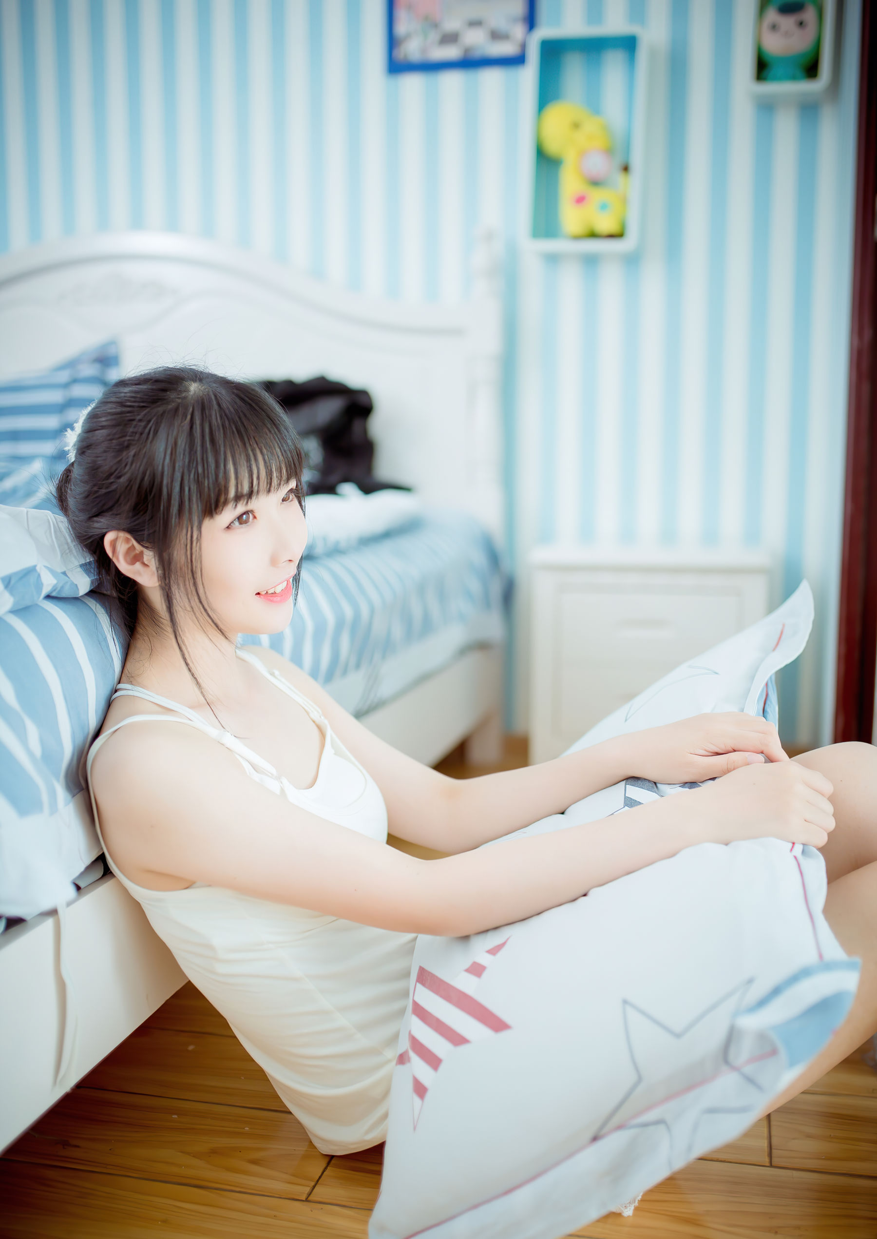 [Cosplay写真] 我才不是neko – 裸足 [16P]