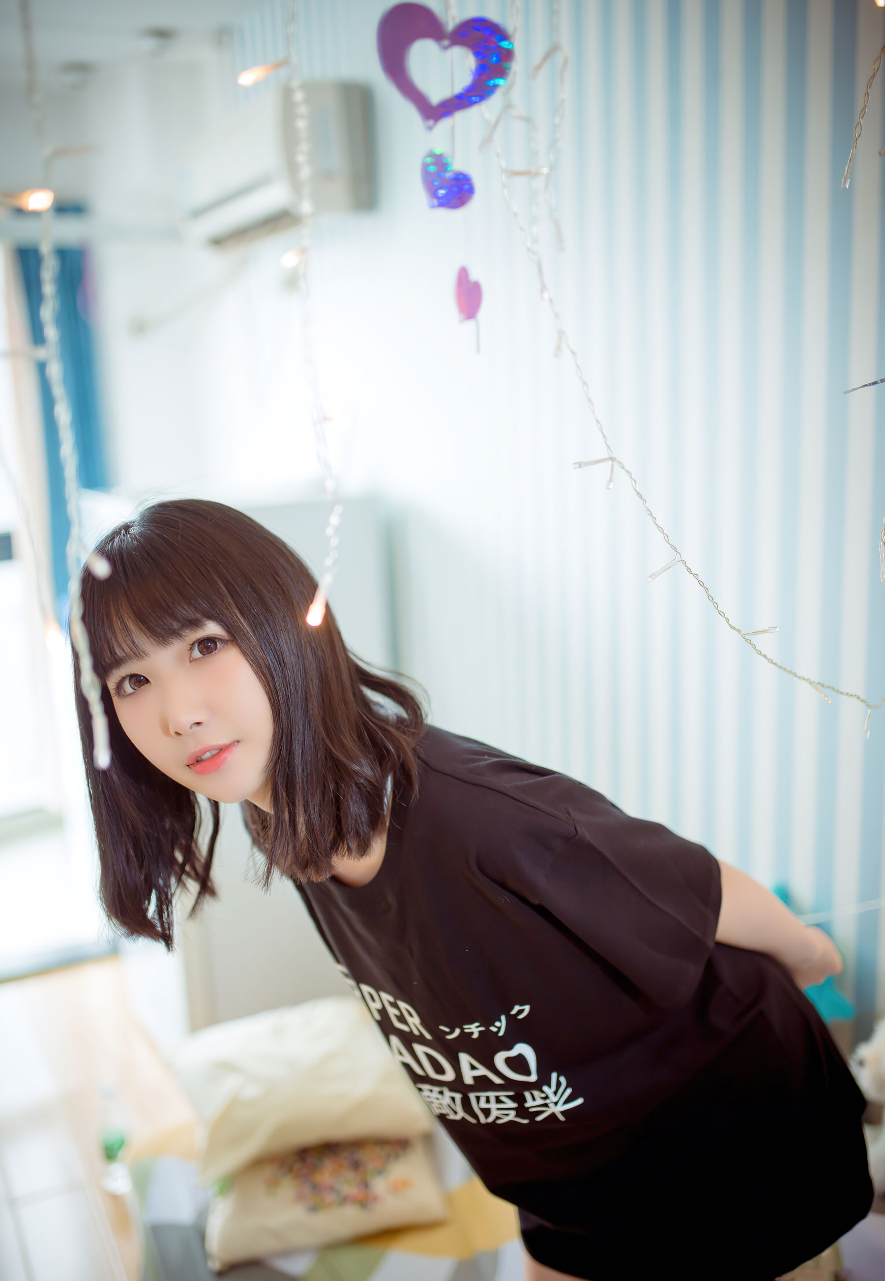 [Cosplay写真] 我才不是neko – 裸足 [16P]