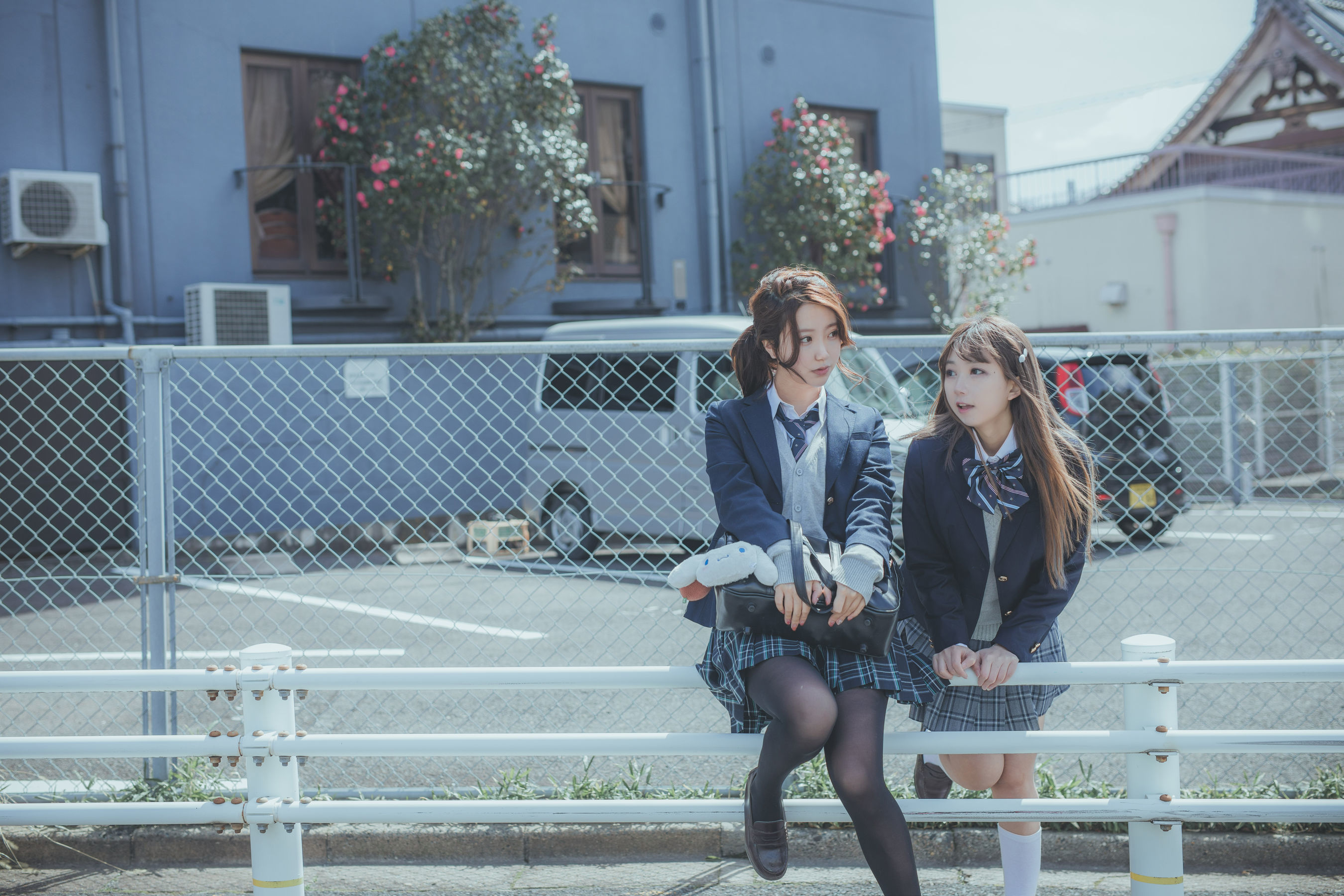 [萝莉COS] 黑川 – JK百合 [20P]