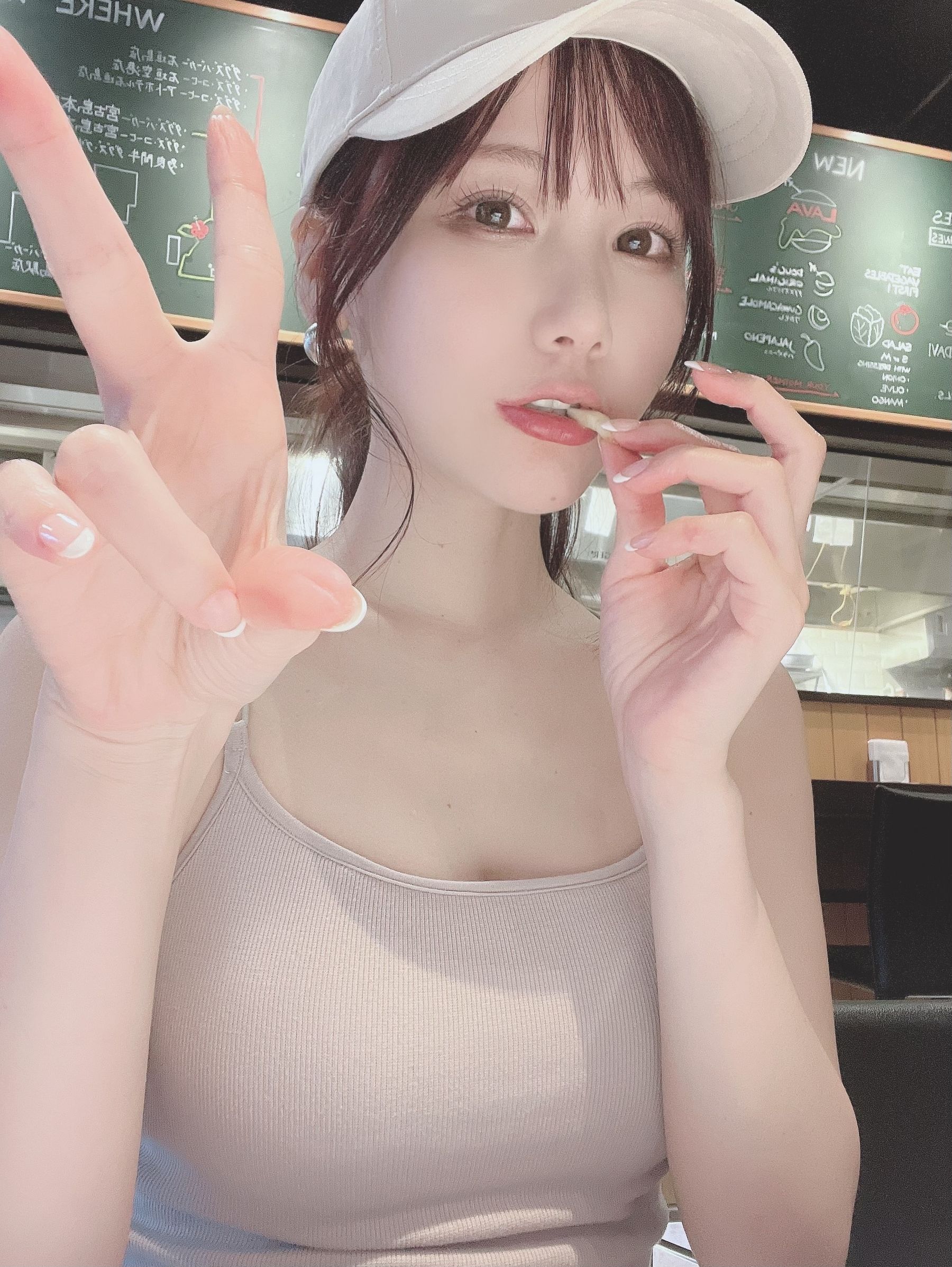 日本甜美COSERけんけん[fantia] 2022.05 沖縄で新刊撮影 [23P]