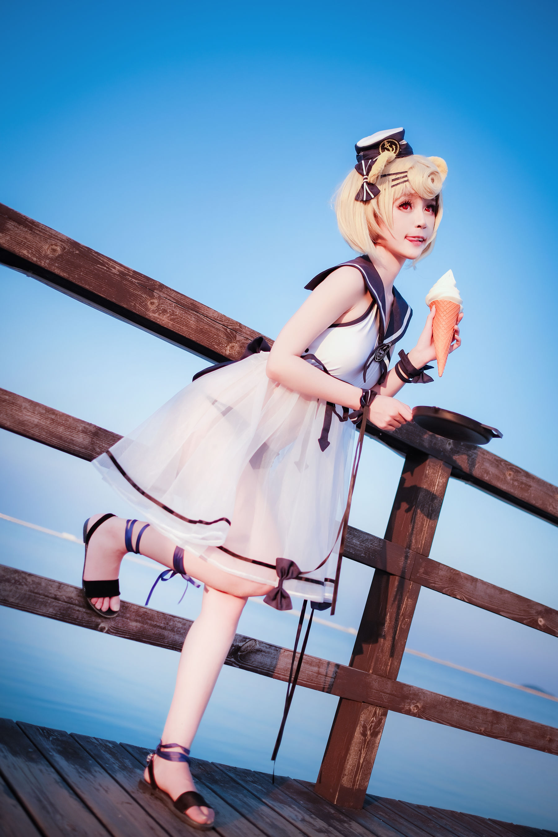 [Cosplay写真] 萌宠博主yui金鱼 – 古米泳装 [11P]