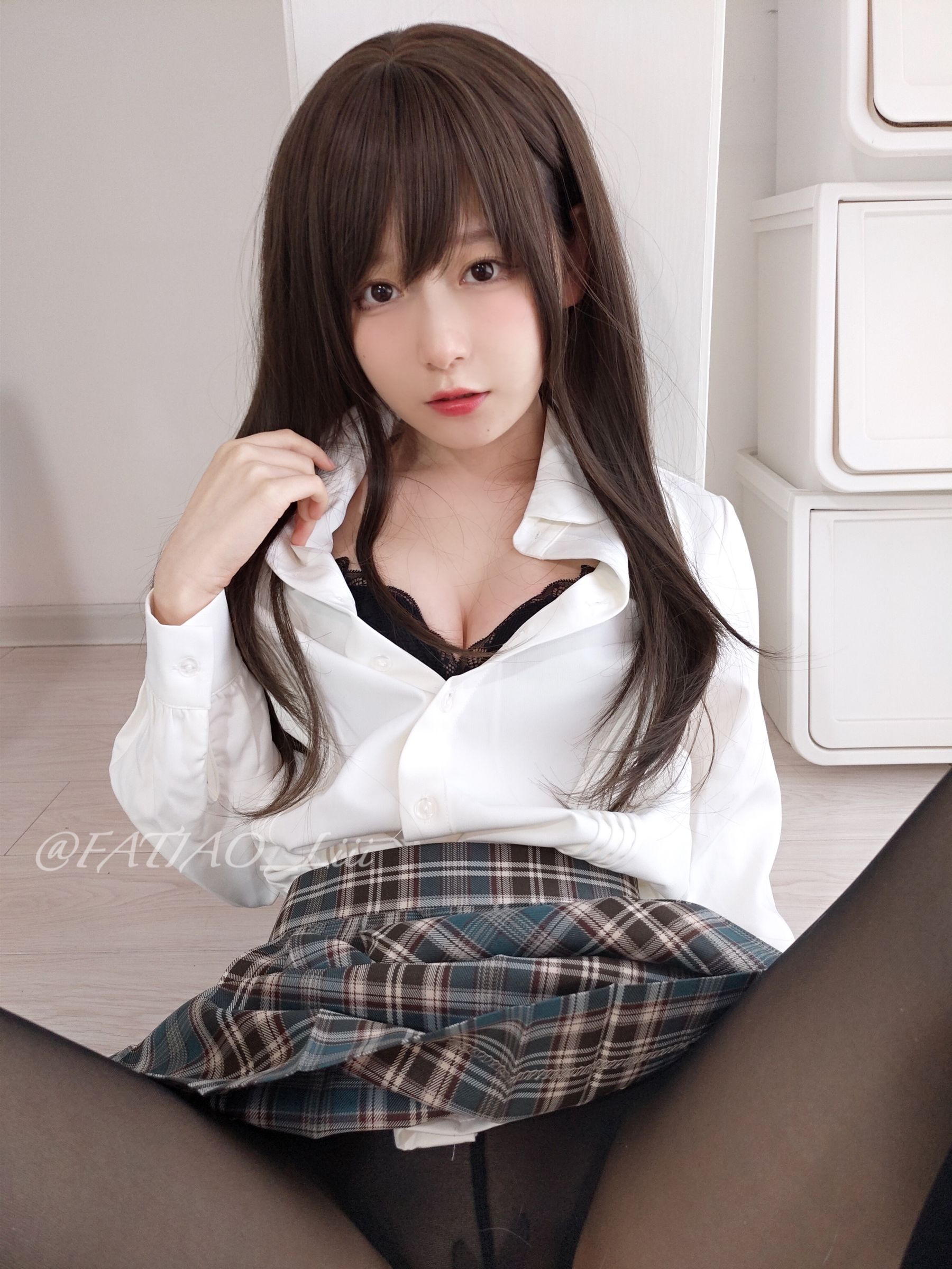 迷之呆梨(发条少女)[fantia] – 先輩、何見てん？ [33P]