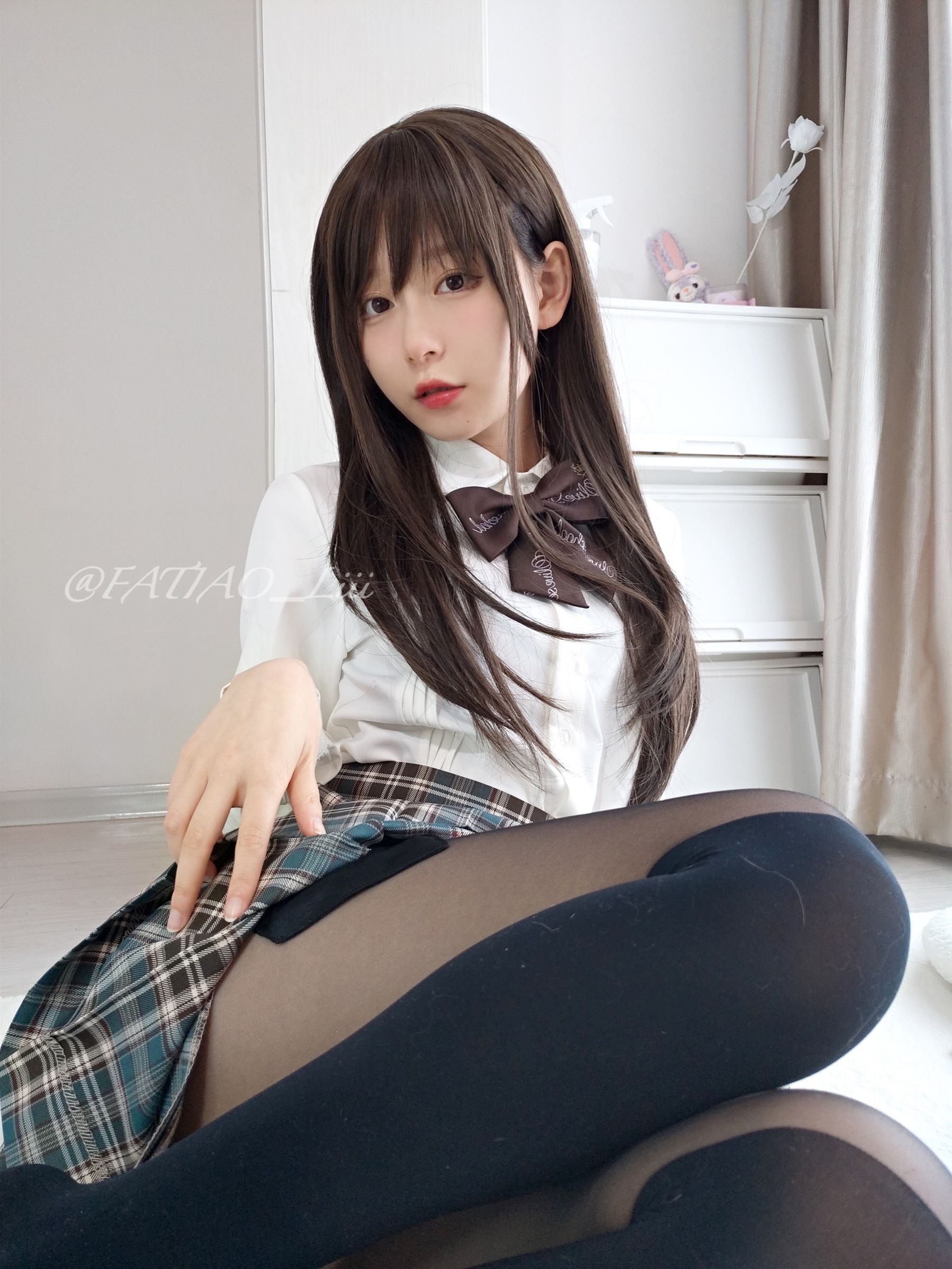 迷之呆梨(发条少女)[fantia] – 先輩、何見てん？ [33P]