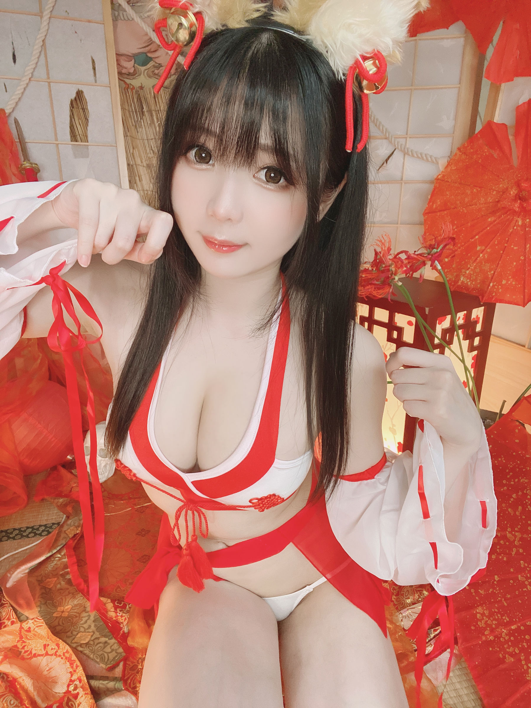 微博妹纸霜月shimo – きつね巫女さん [16P]