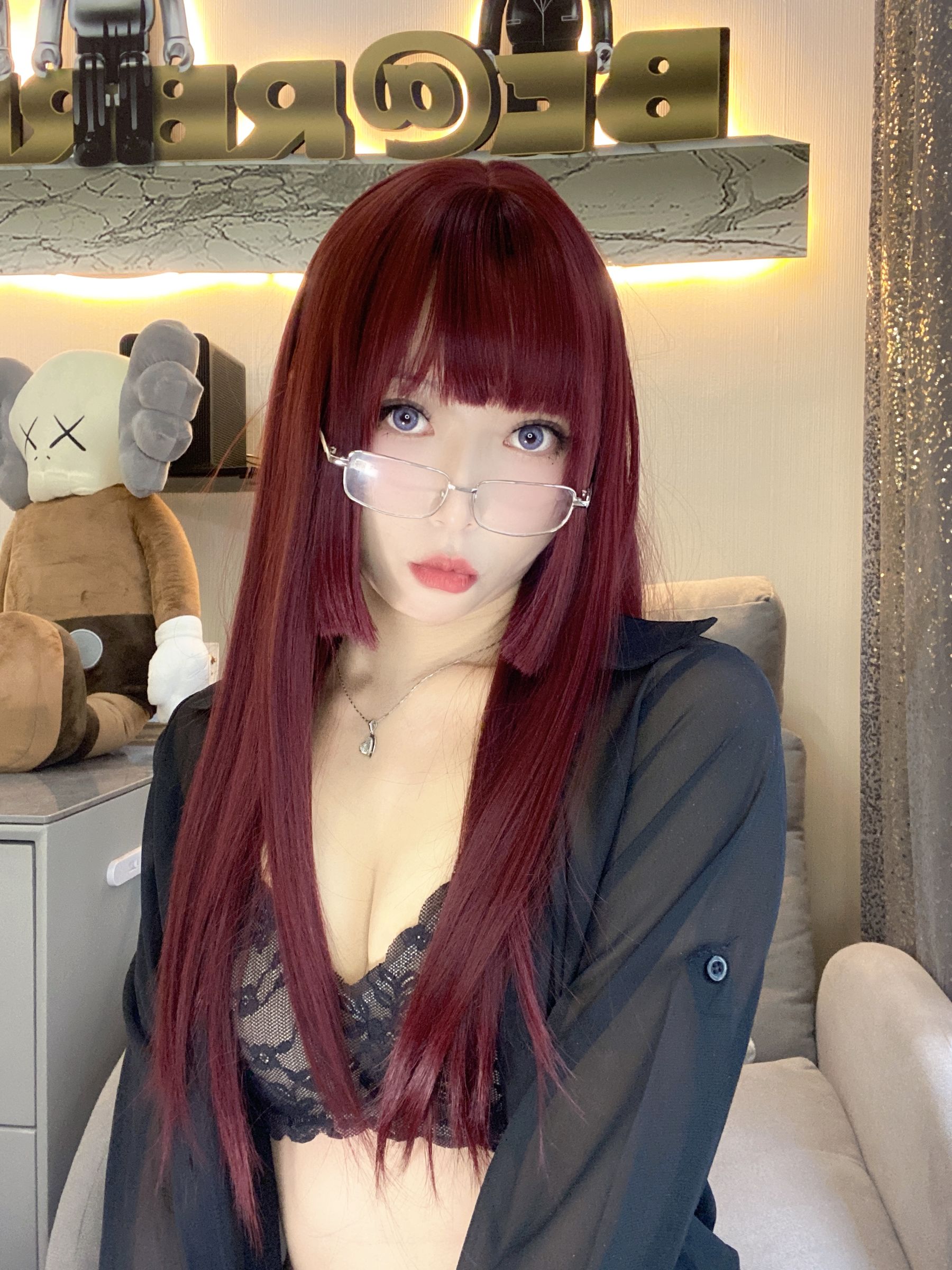 动漫博主Money冷冷 – 黑衬衫 [60P]