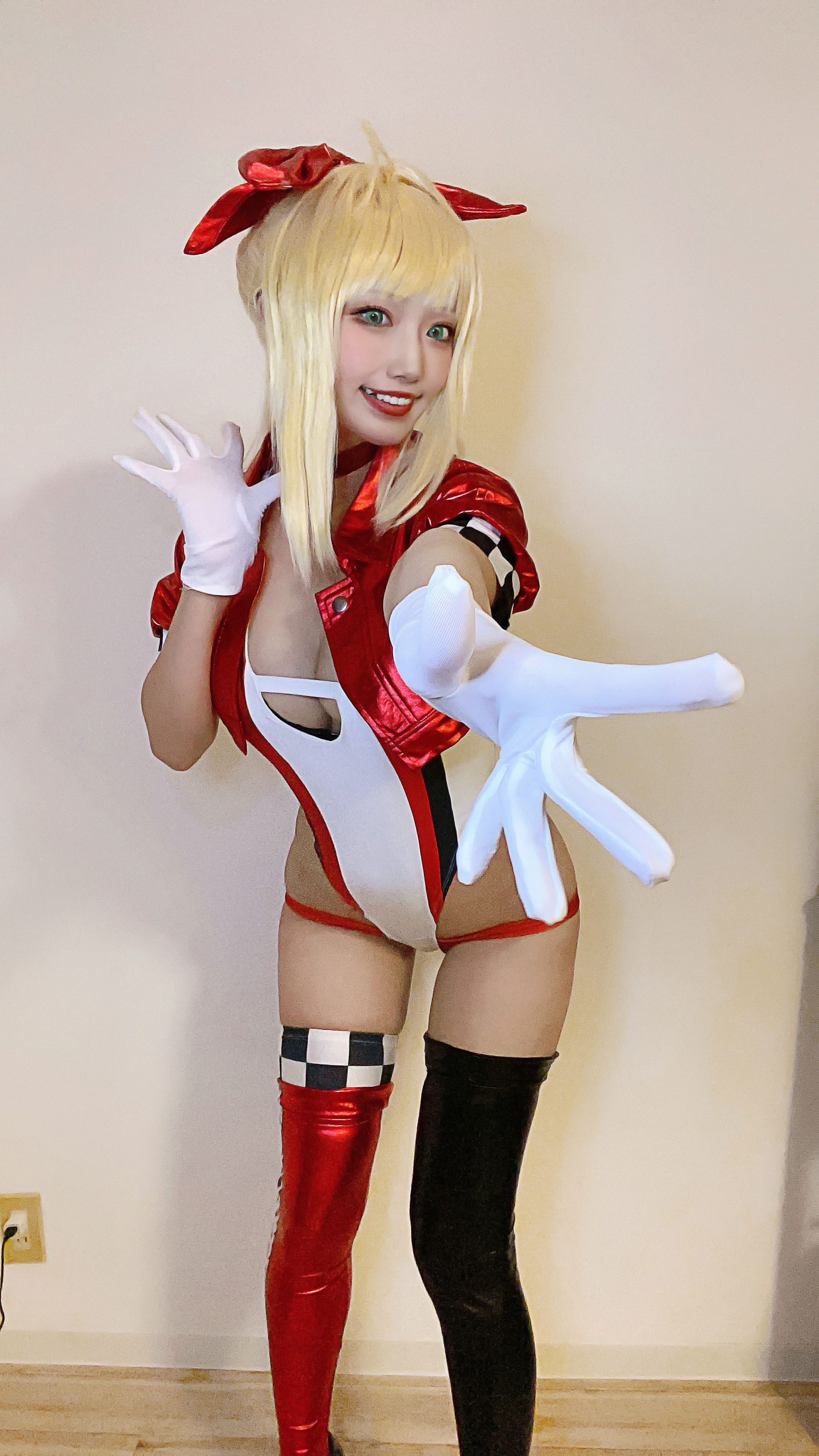 动漫博主切切celia – 尼禄赛车 [14P]