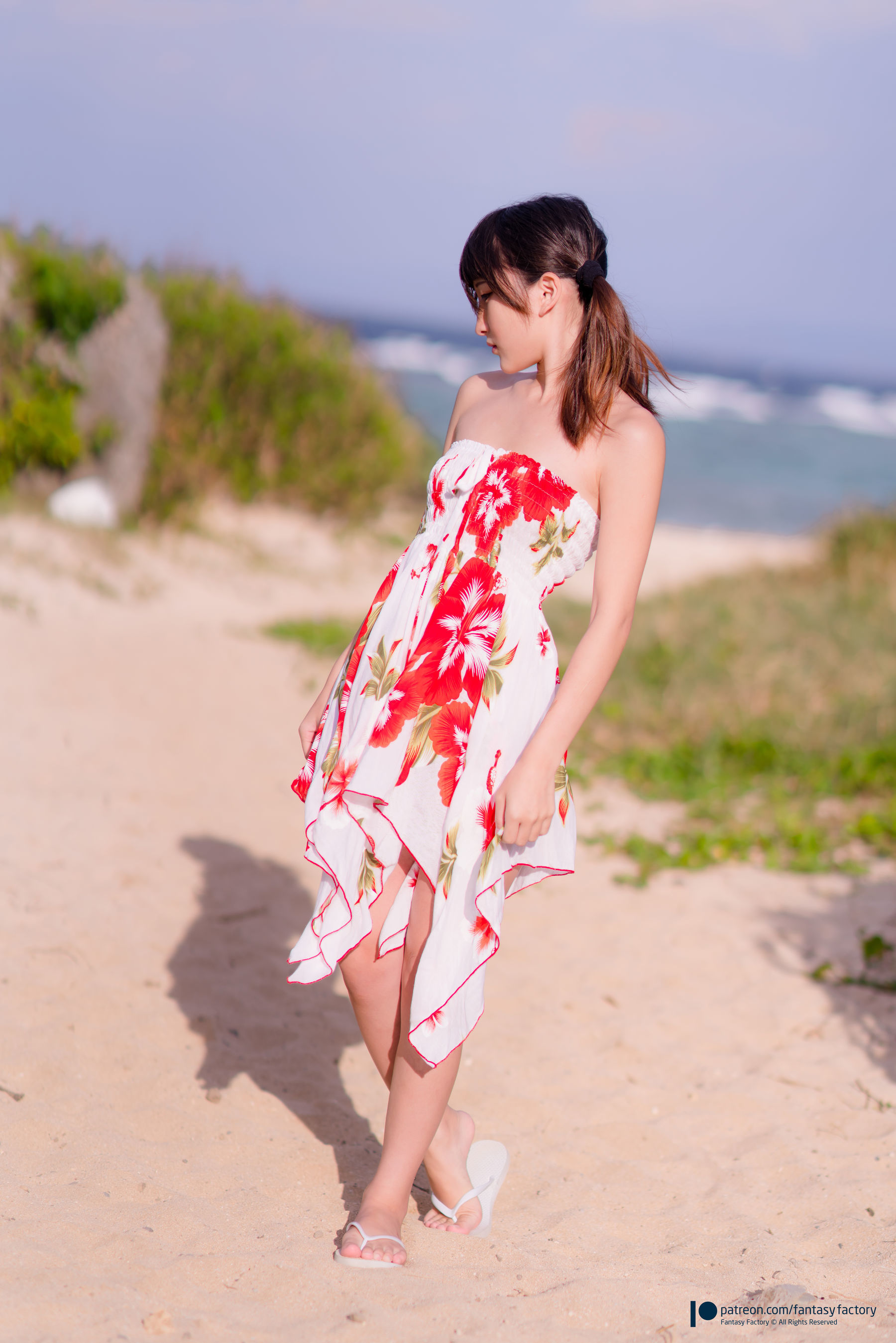 [Fantasy Factory] 小丁Cosplay – 居家 沙滩 浴室 [33P]