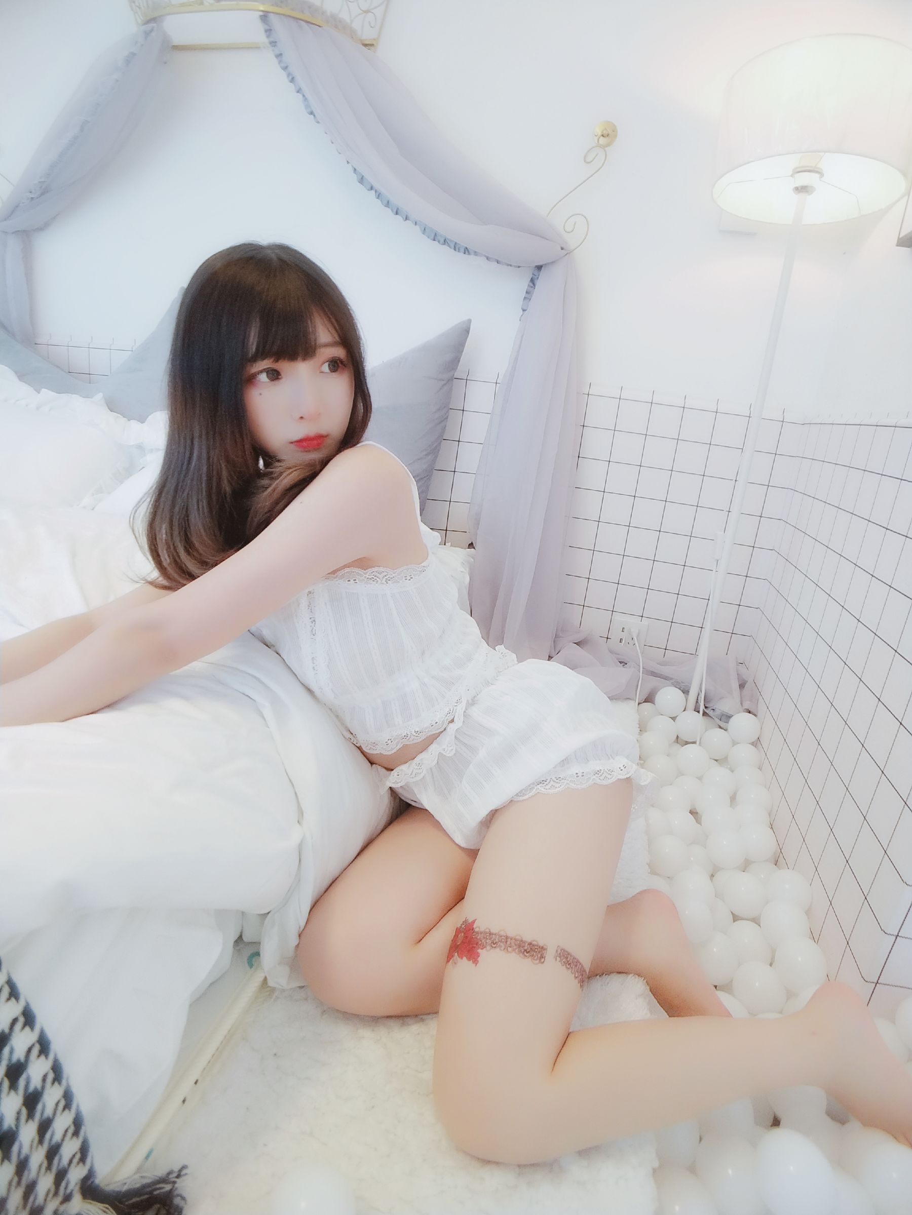 [Cosplay写真] 二次元美女古川kagura – 少女睡衣 [16P]