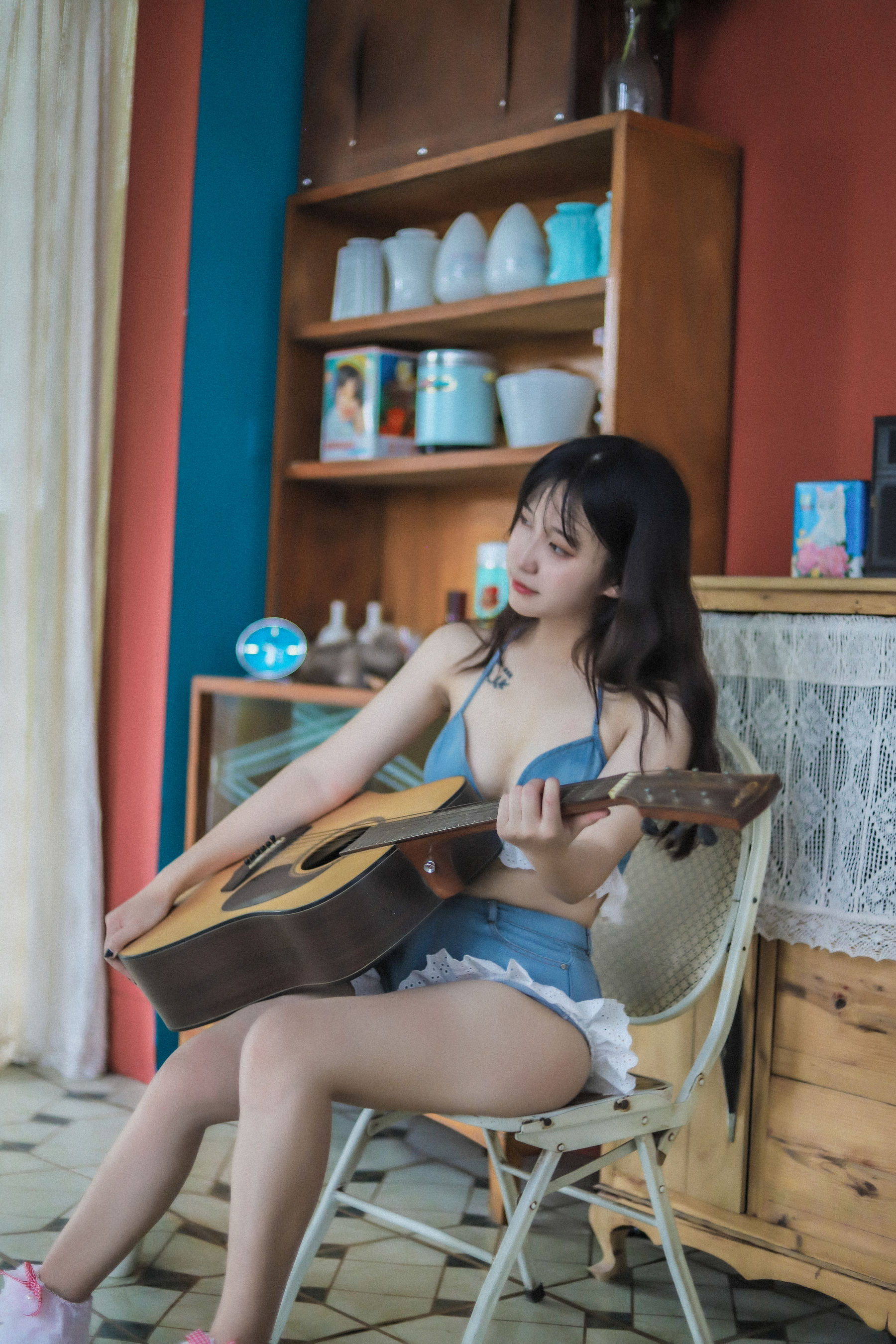 奇行家狗崽 – 桃子听蝉 [22P]