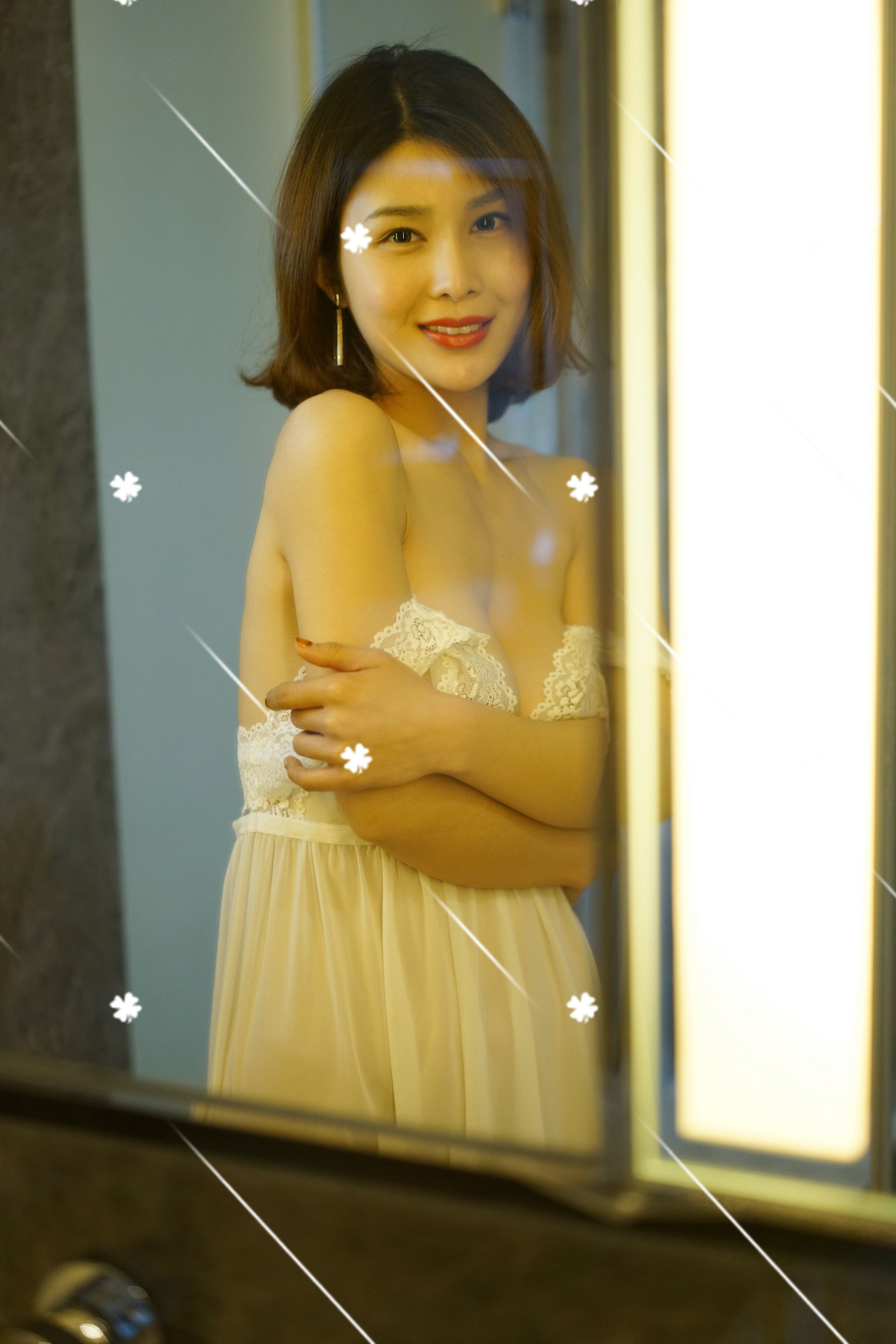 闫盼盼 蕾丝全屏 [31P]