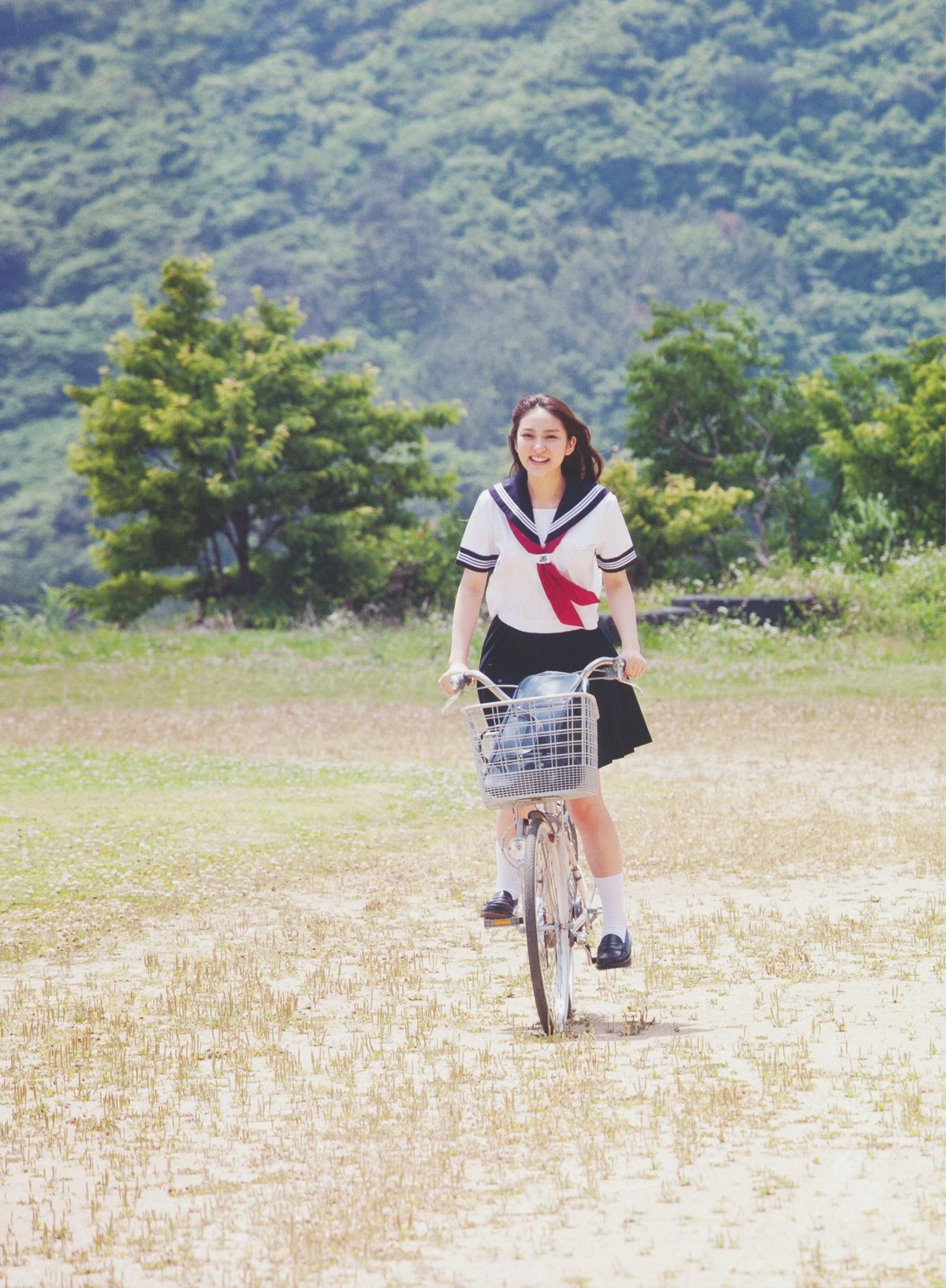 武井咲 《PLUMERIA》 摄影：桥本雅司 [96P]