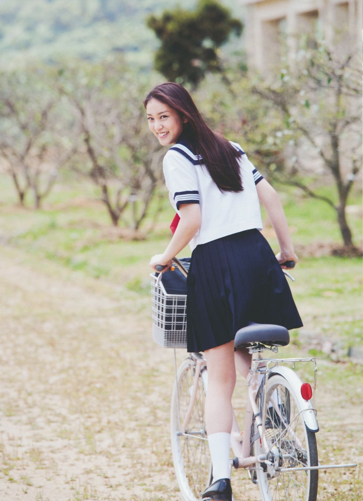 武井咲 《PLUMERIA》 摄影：桥本雅司 [96P]