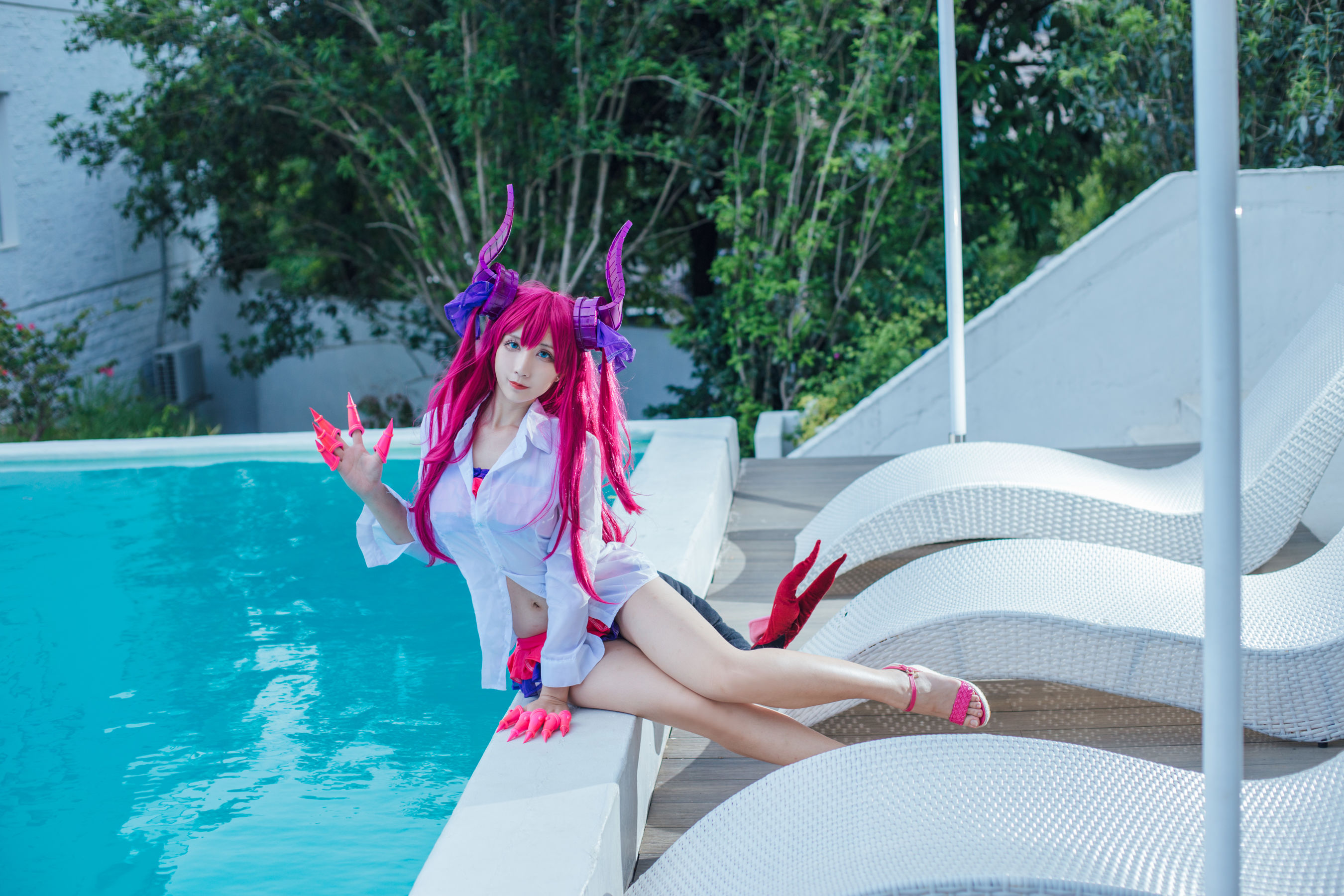 动漫博主九曲Jean – 龙娘泳装 [14P]