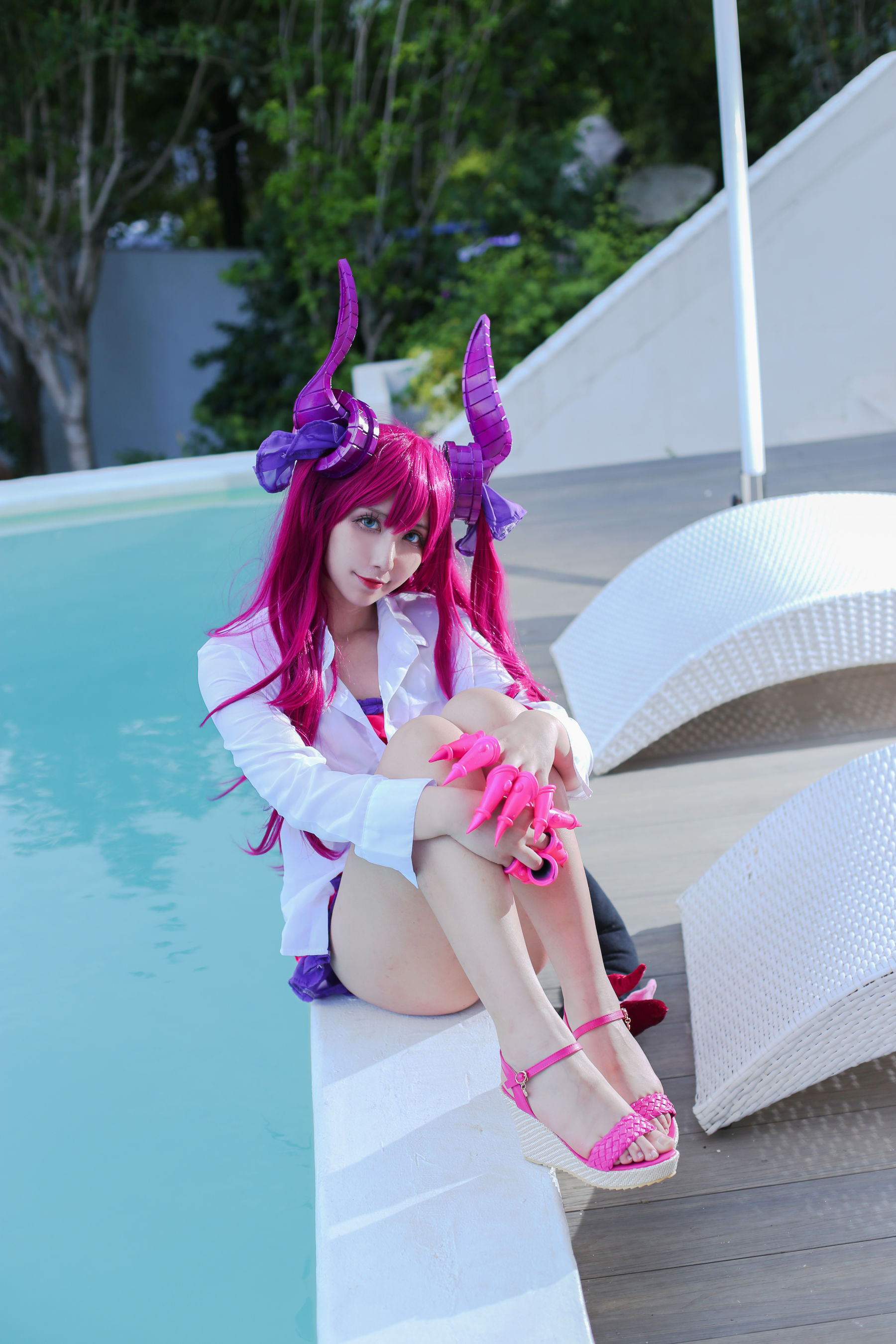 动漫博主九曲Jean – 龙娘泳装 [14P]