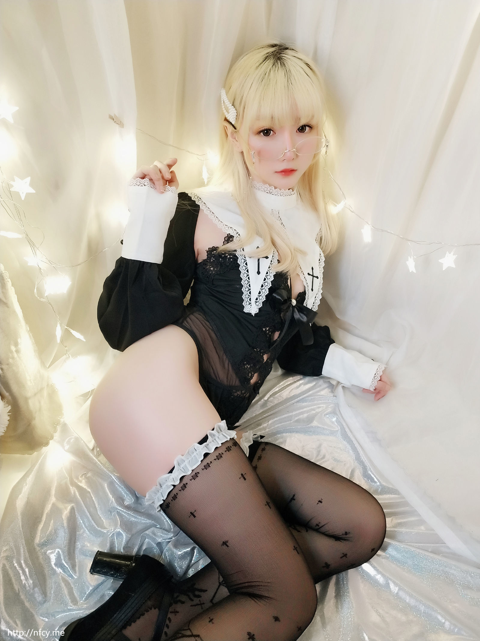 [萝莉COS] 星之迟迟 VOL.15 圣光修女包 [60P]