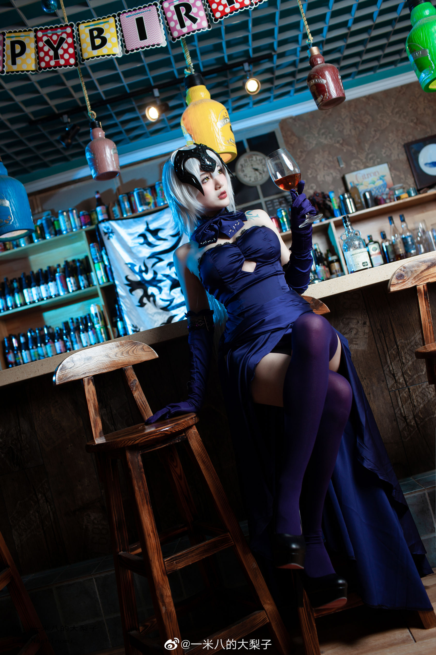 一米八的大梨子 – 黑贞晚餐 [9P]