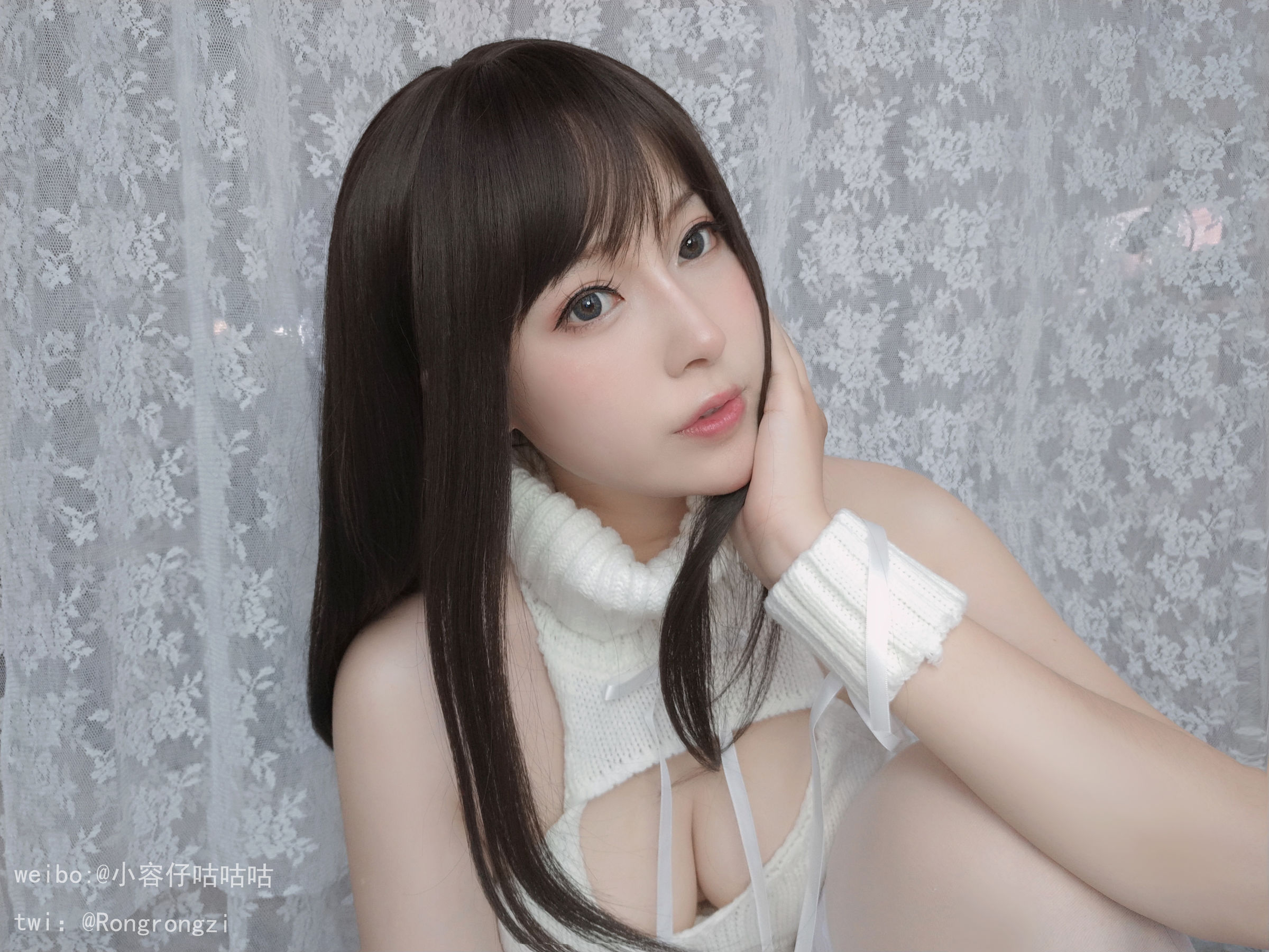 小容仔咕咕咕 – 纯白毛衣 [22P]