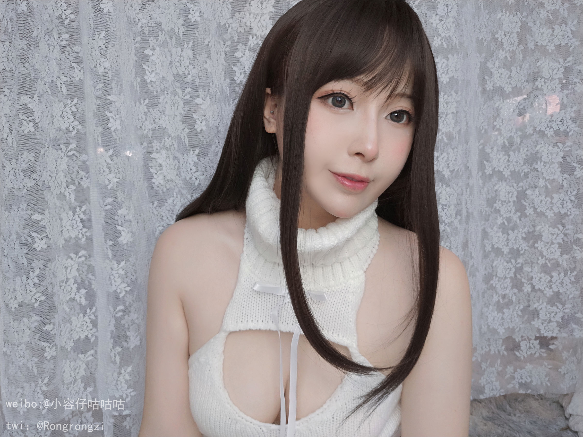 小容仔咕咕咕 – 纯白毛衣 [22P]