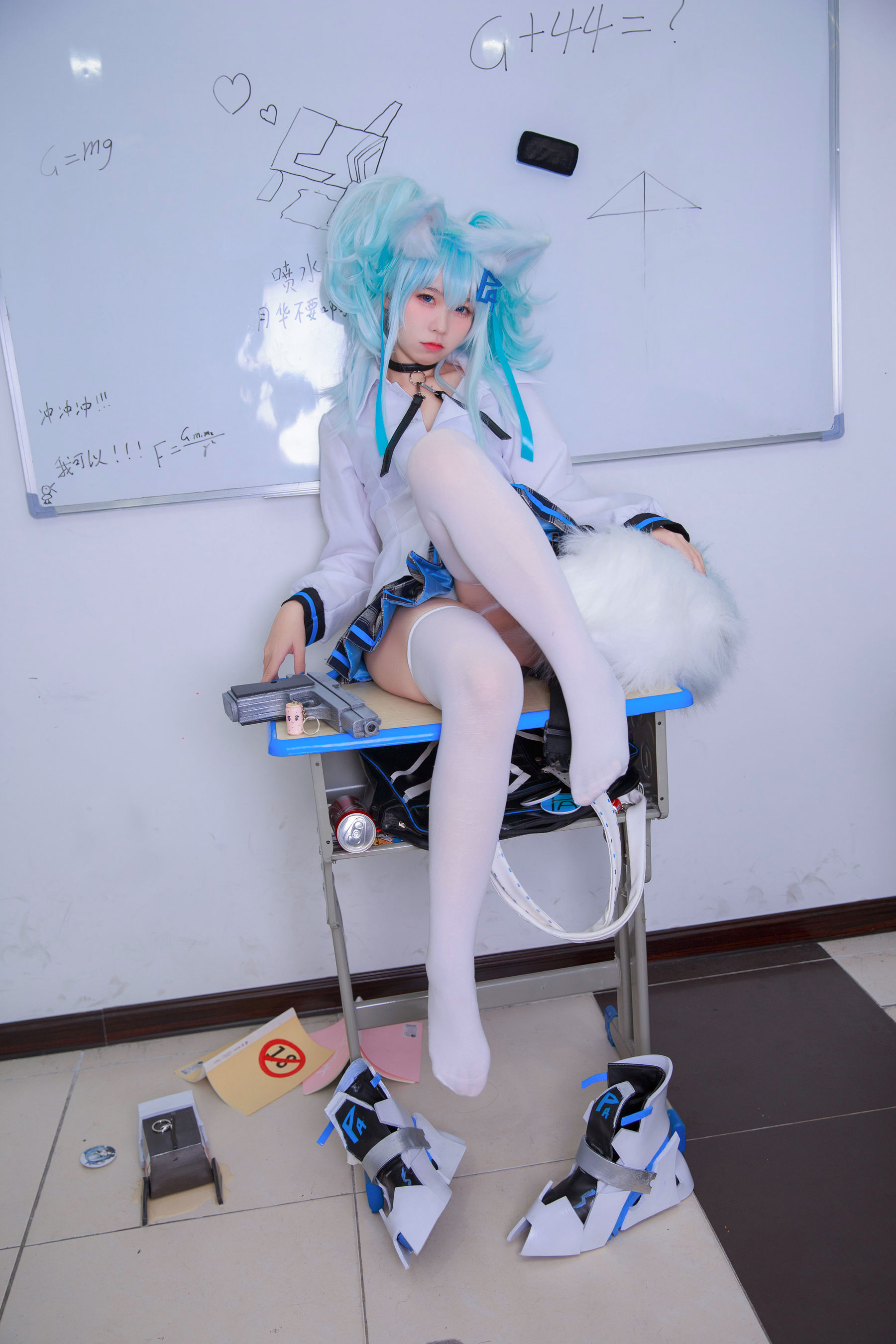 动漫博主G44不会受伤 – 少女前线 PA15校服 [33P]