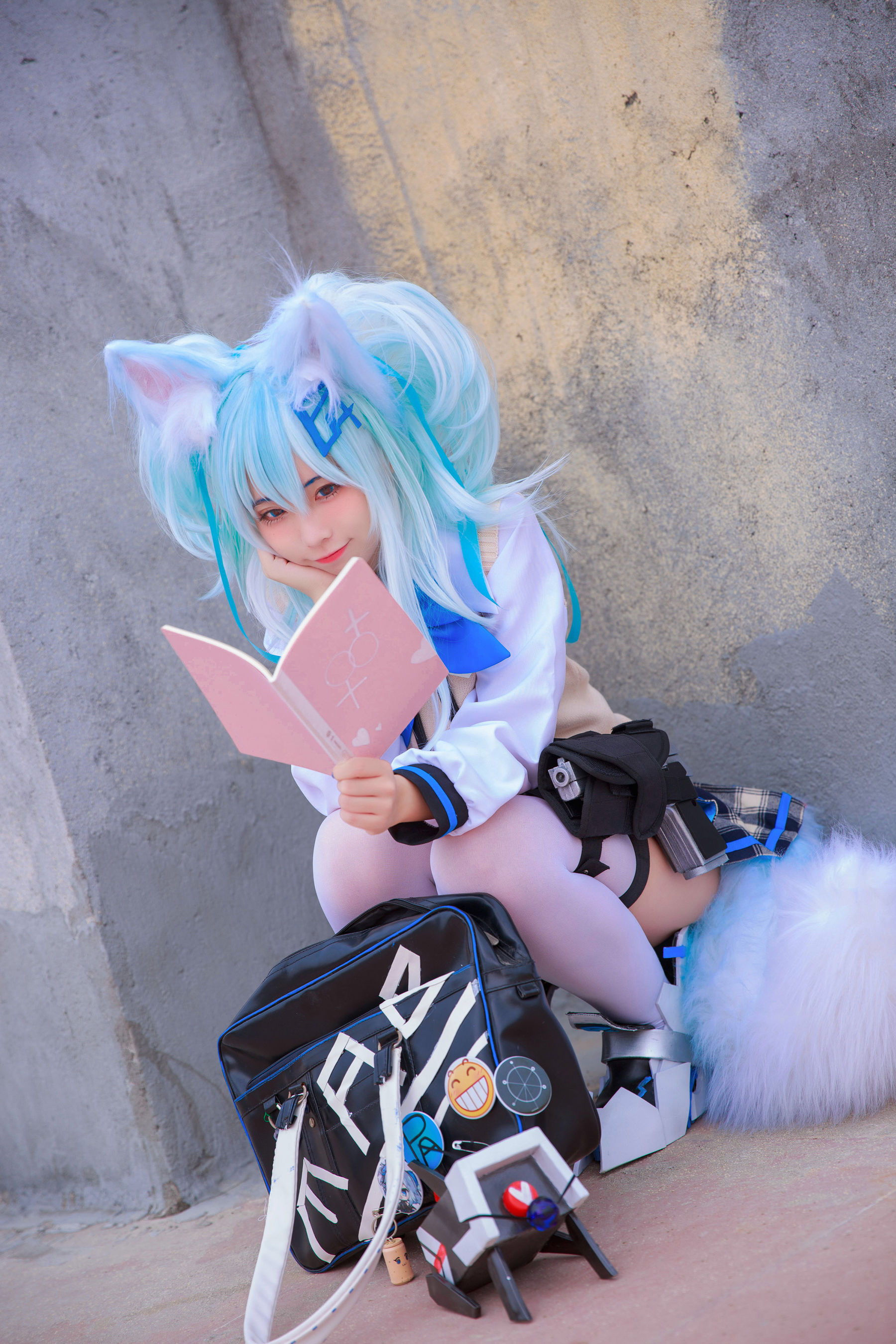 动漫博主G44不会受伤 – 少女前线 PA15校服 [33P]