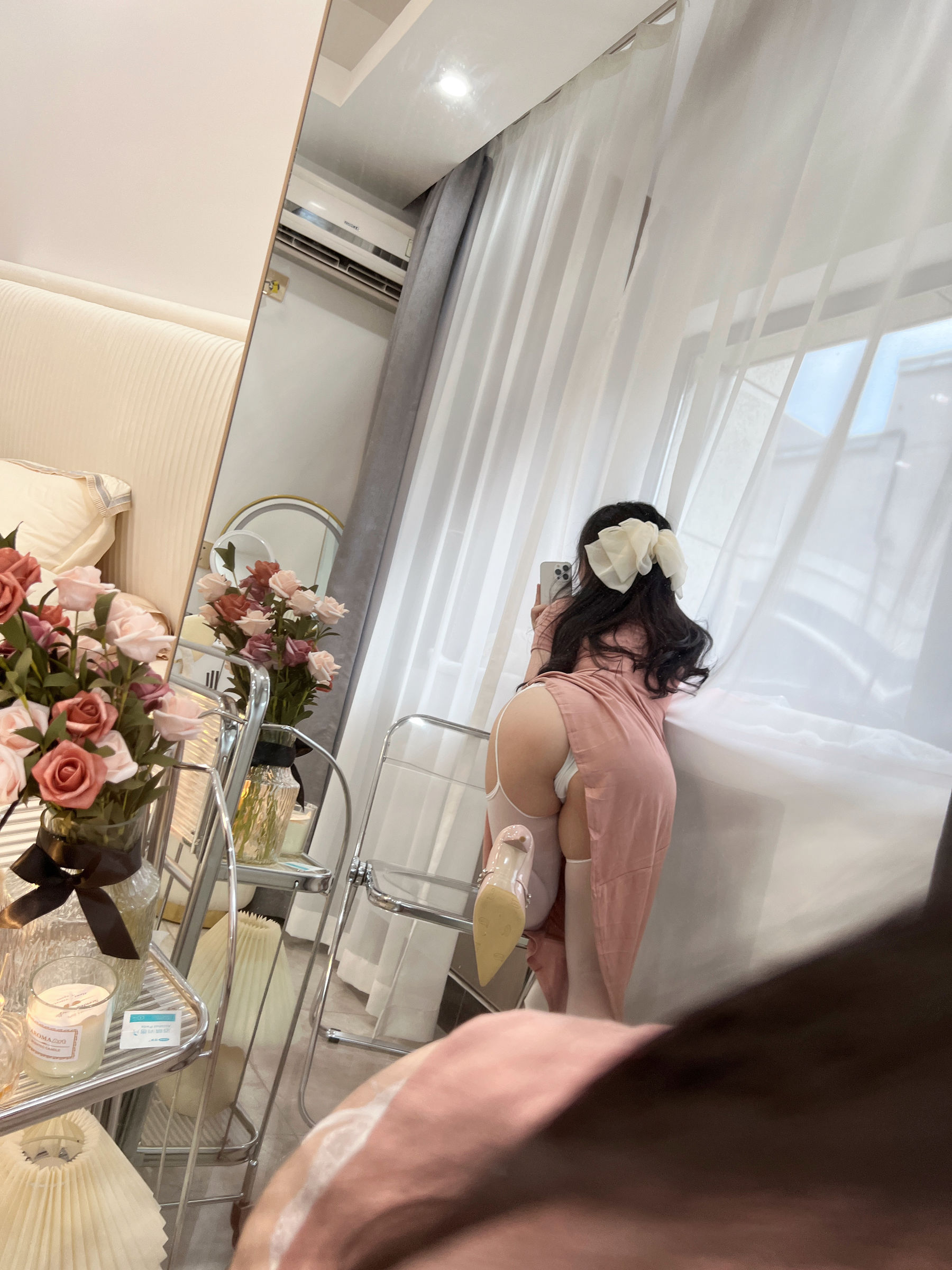 蜜桃少女是依酱呀 – 人妻 [31P]