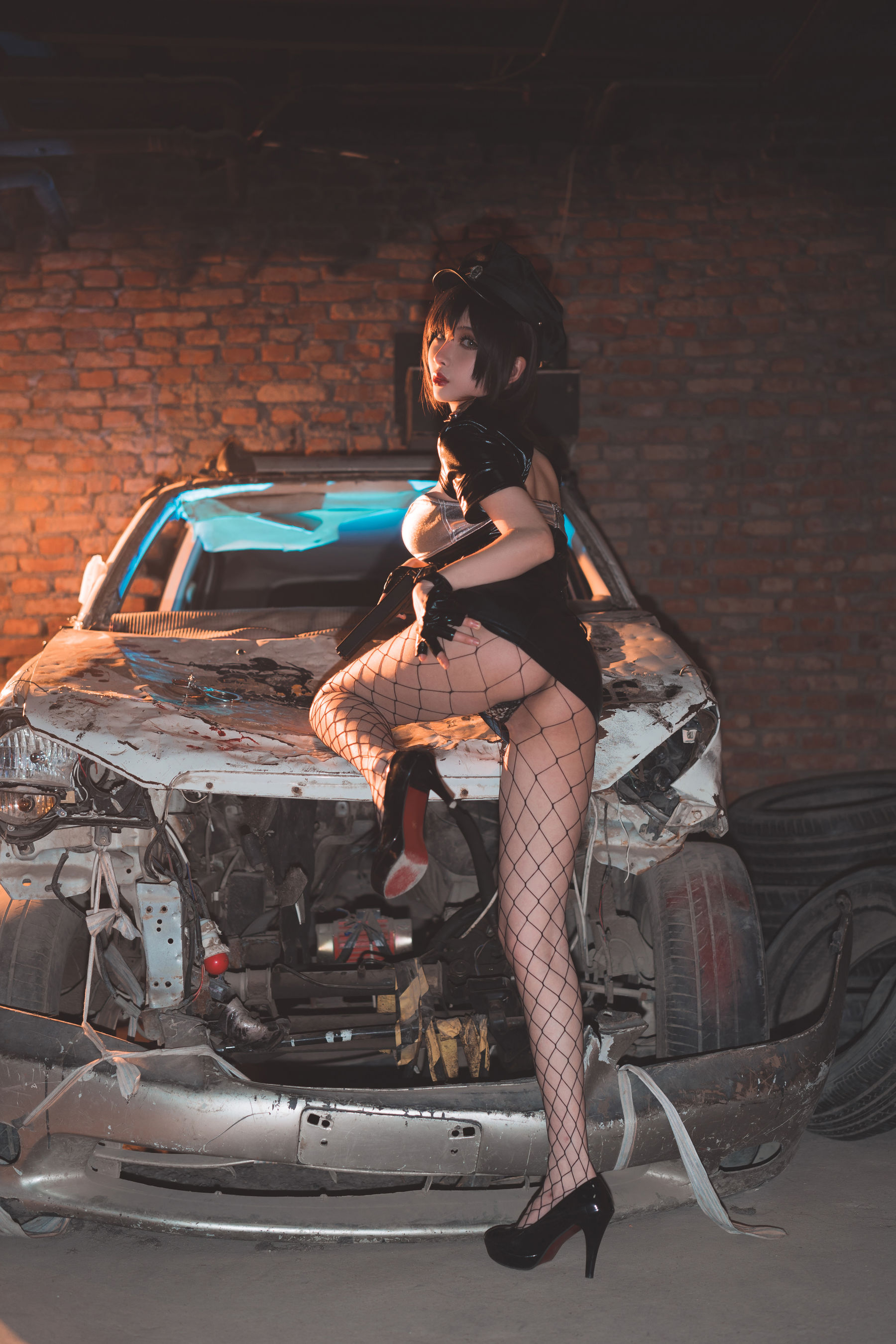 COS福利rioko凉凉子 实习警察 [20P]