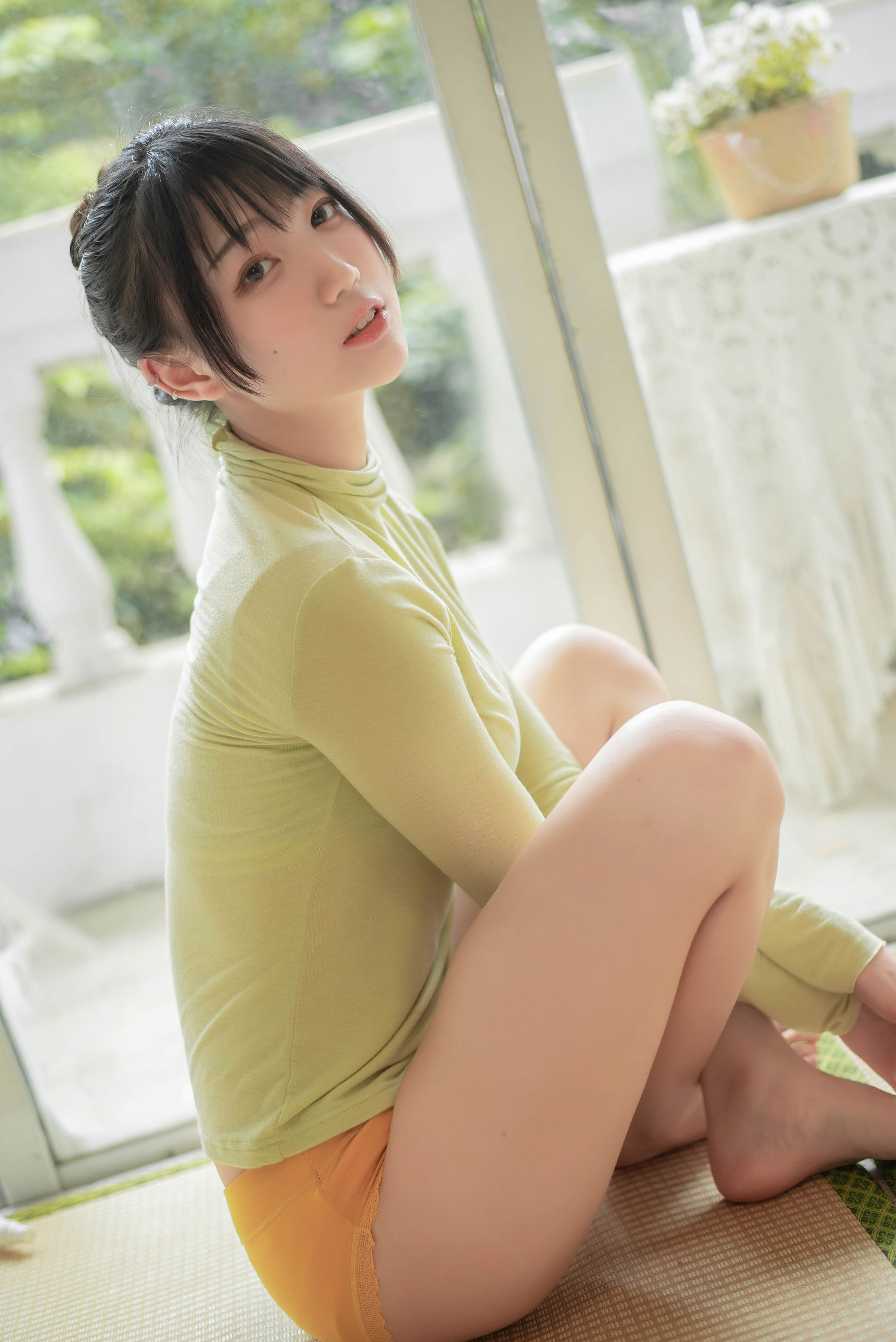 周叽是可爱兔兔 – 小清新居家服 [16P]