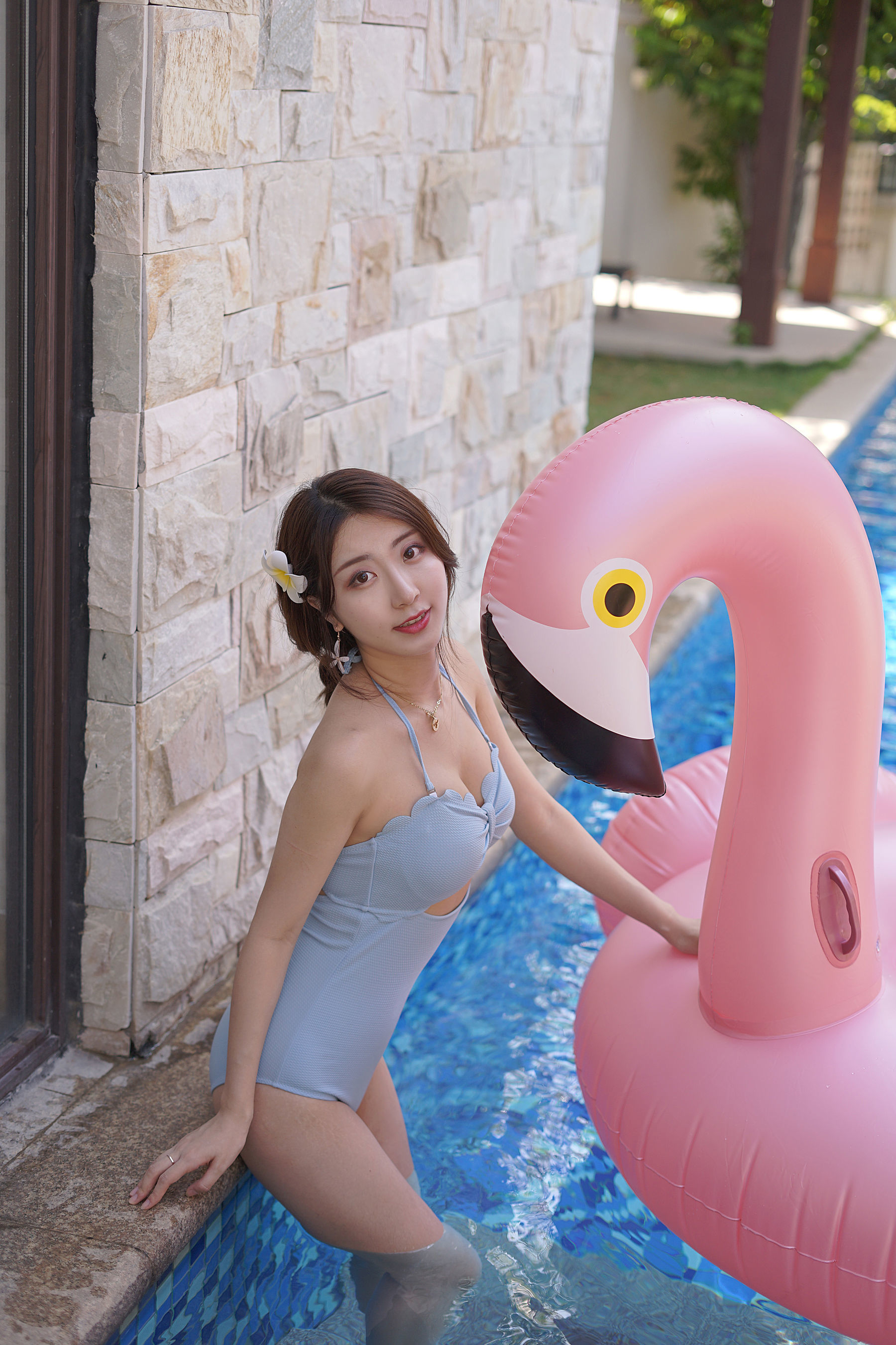 人气Coser黑川 – 海岛之旅 蓝色连体 [20P]