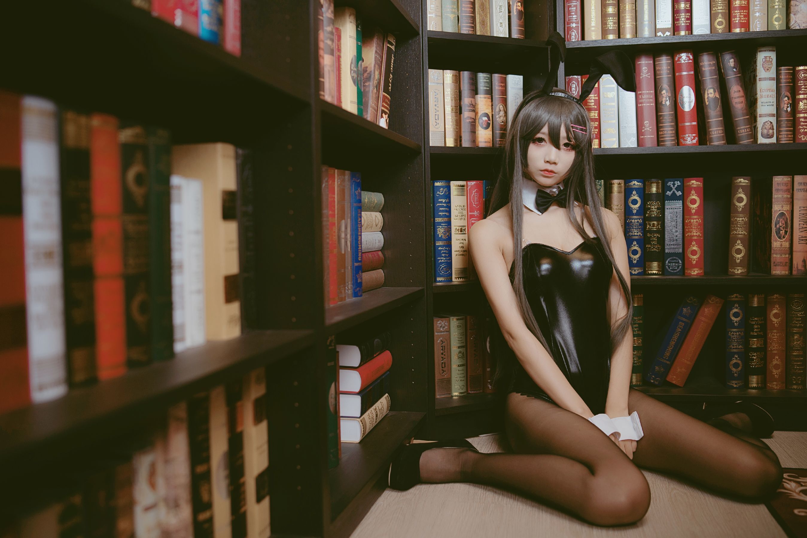 [萝莉COS] 清纯少女五更百鬼 – 樱岛麻衣兔女郎 [38P]