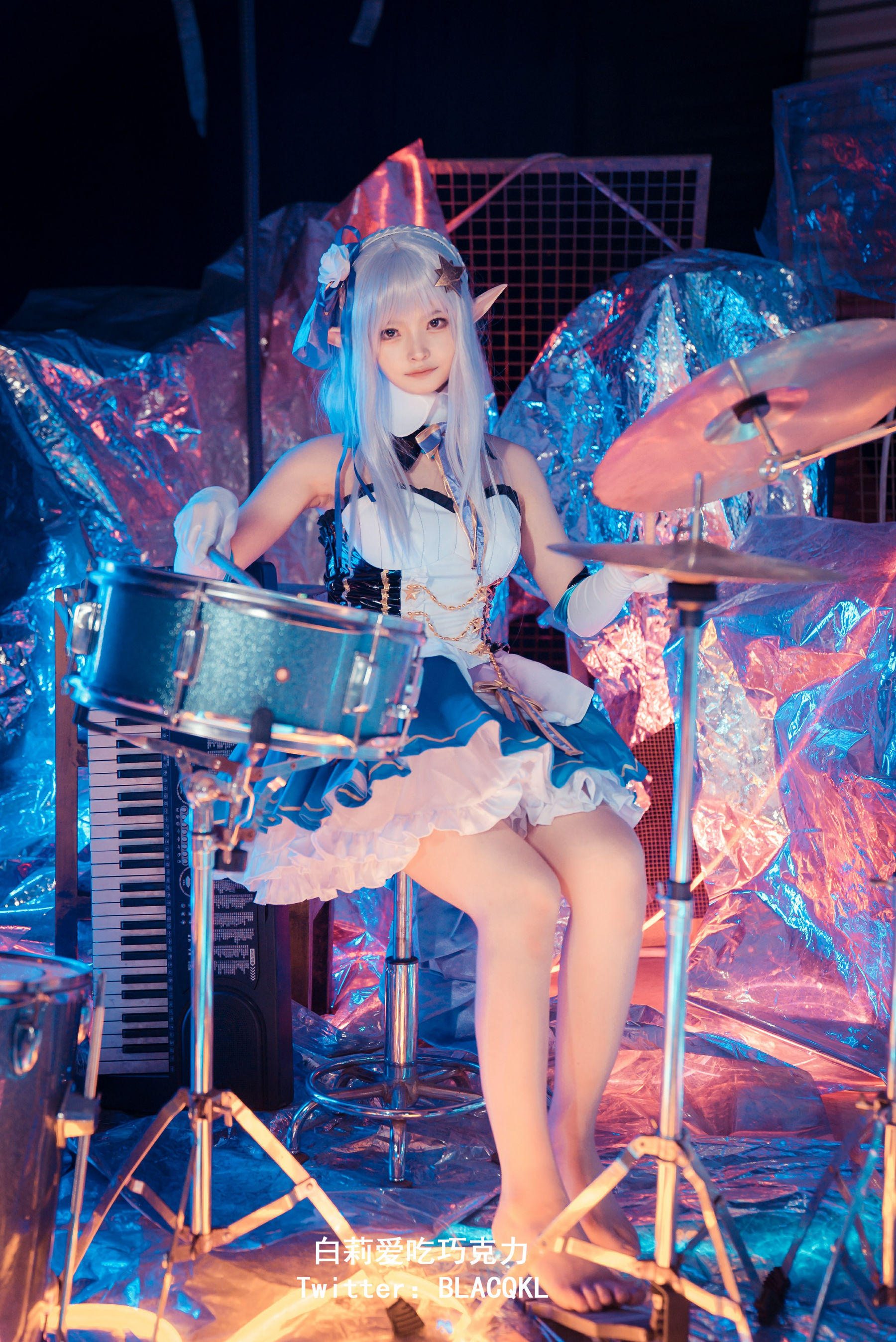 白莉爱吃巧克力 – 爱蜜莉雅 [22P]