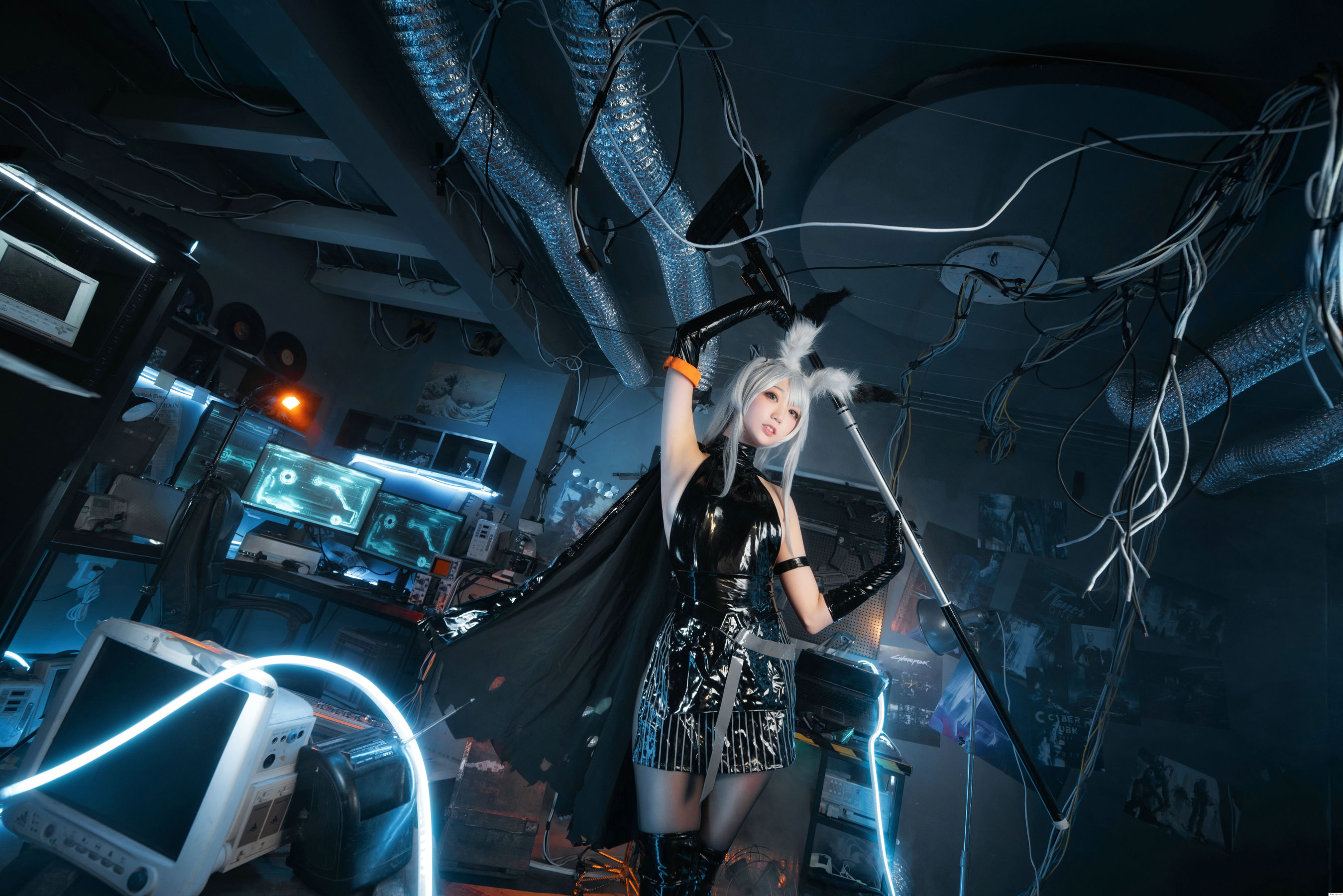 周叽是可爱兔兔 – 精二暴行 [22P]