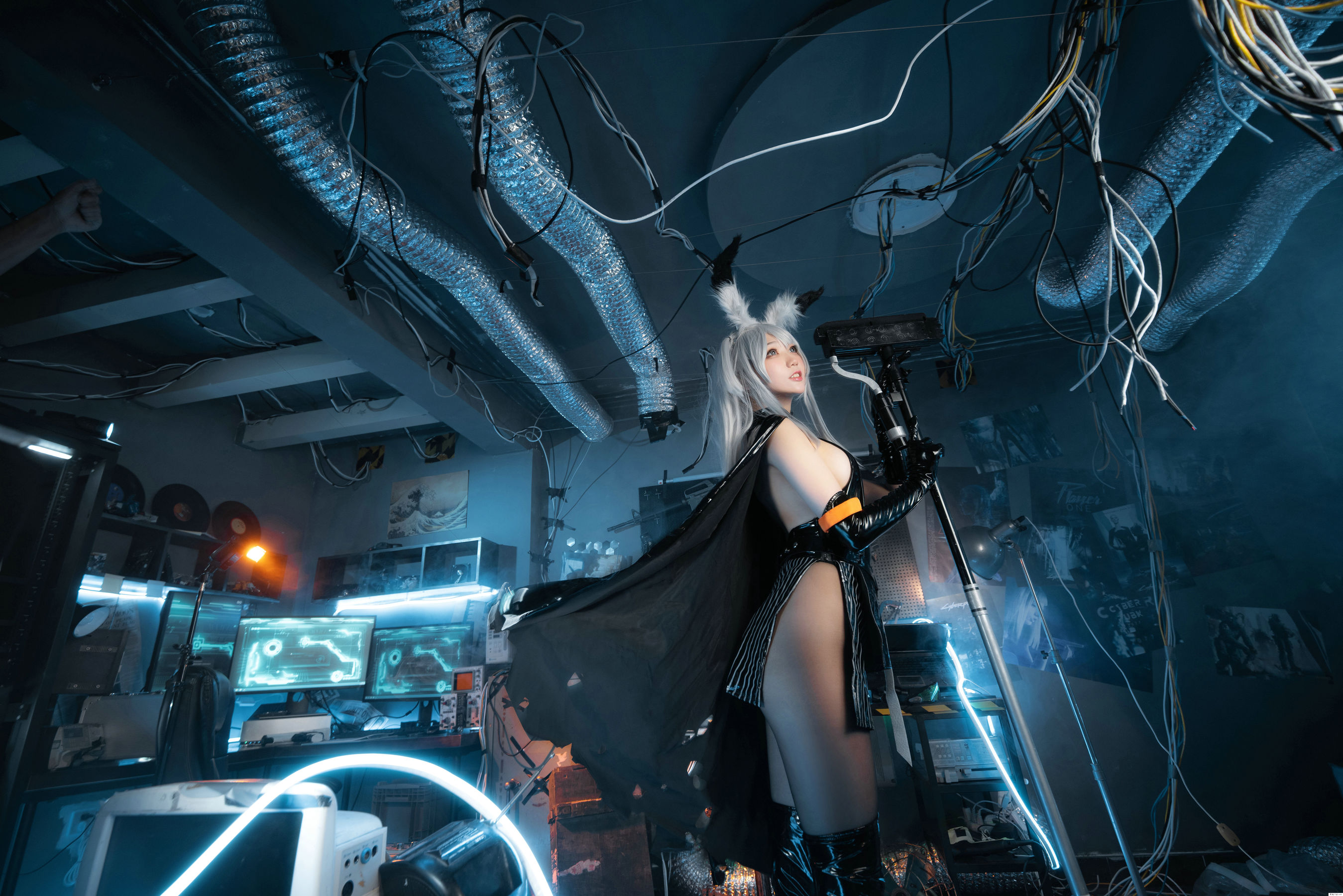 周叽是可爱兔兔 – 精二暴行 [22P]