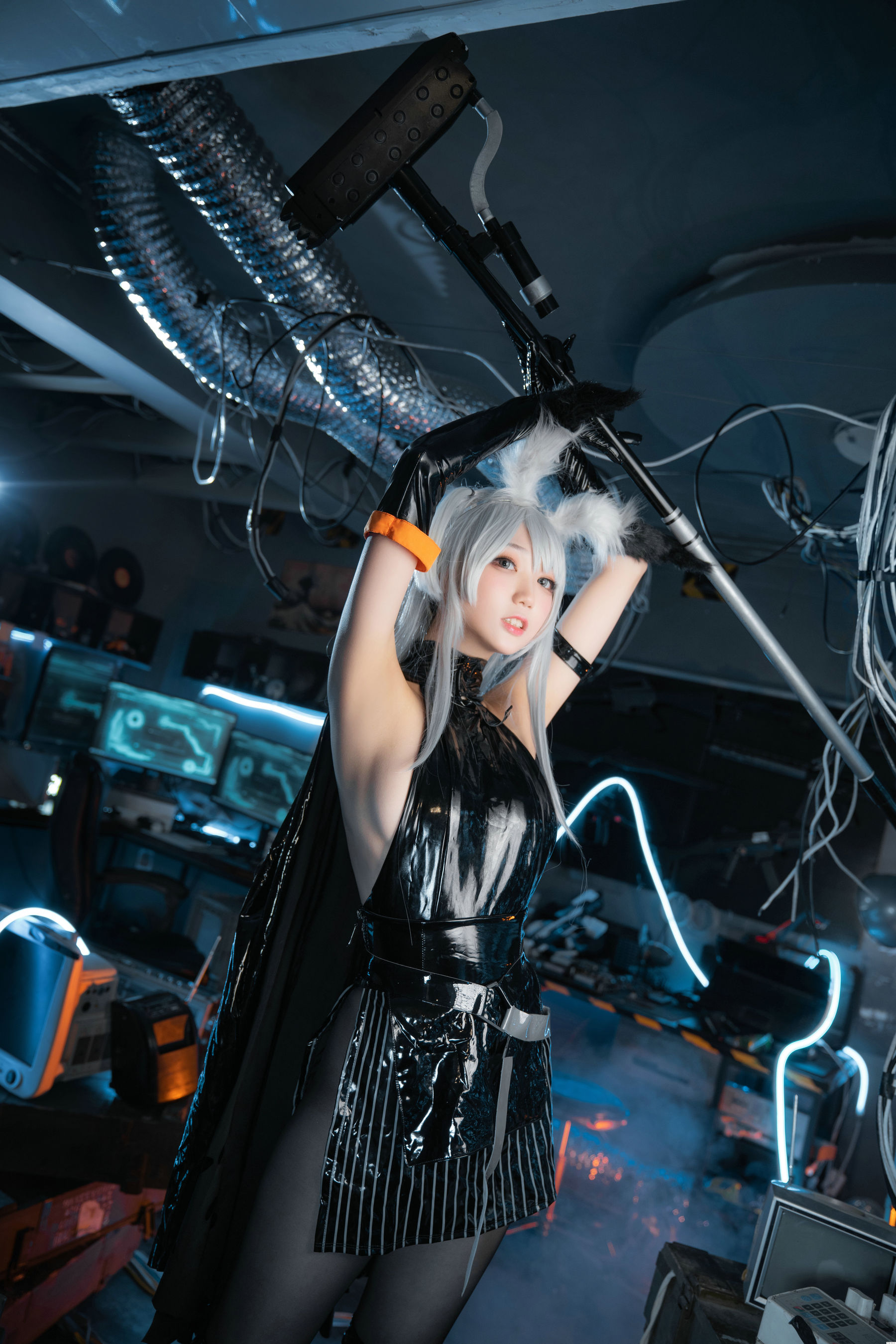 周叽是可爱兔兔 – 精二暴行 [22P]