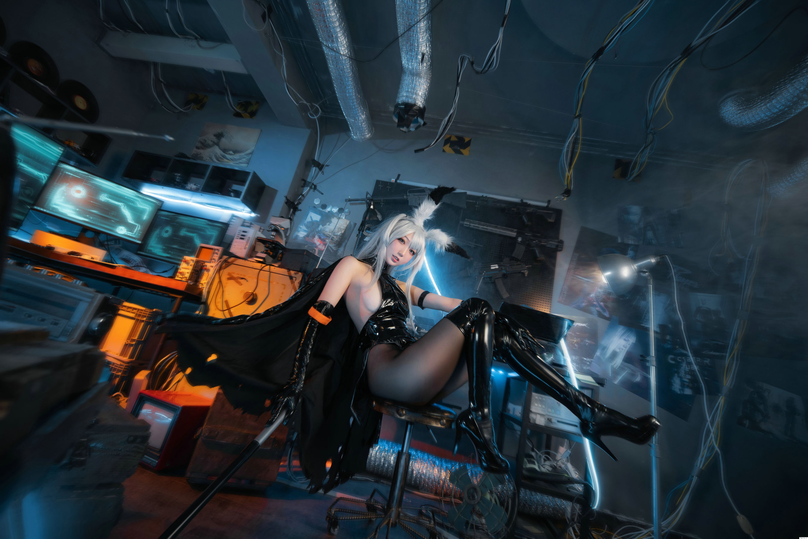 周叽是可爱兔兔 – 精二暴行 [22P]