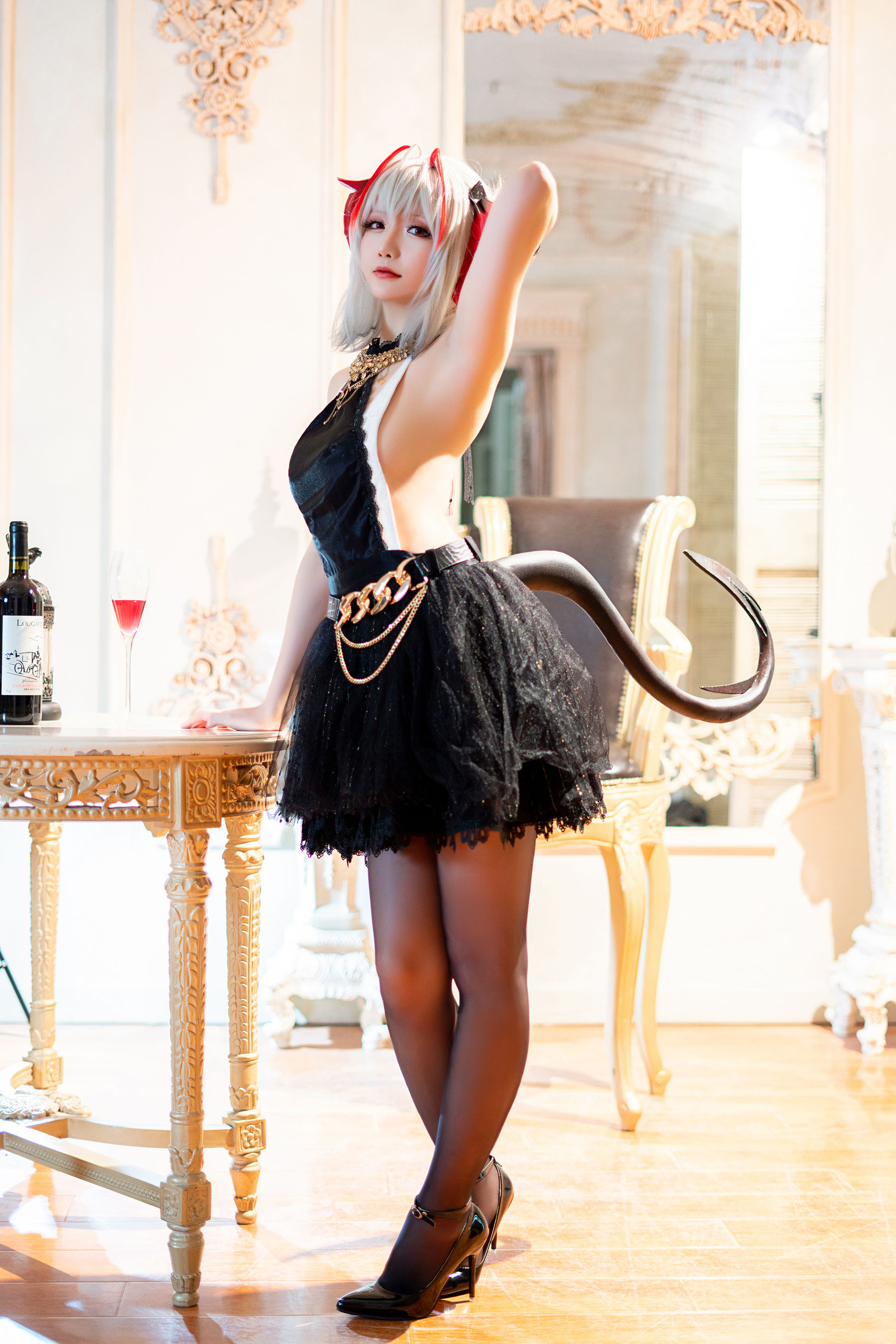 Coser小姐姐星之迟迟 – 明日方舟《W》 [15P]