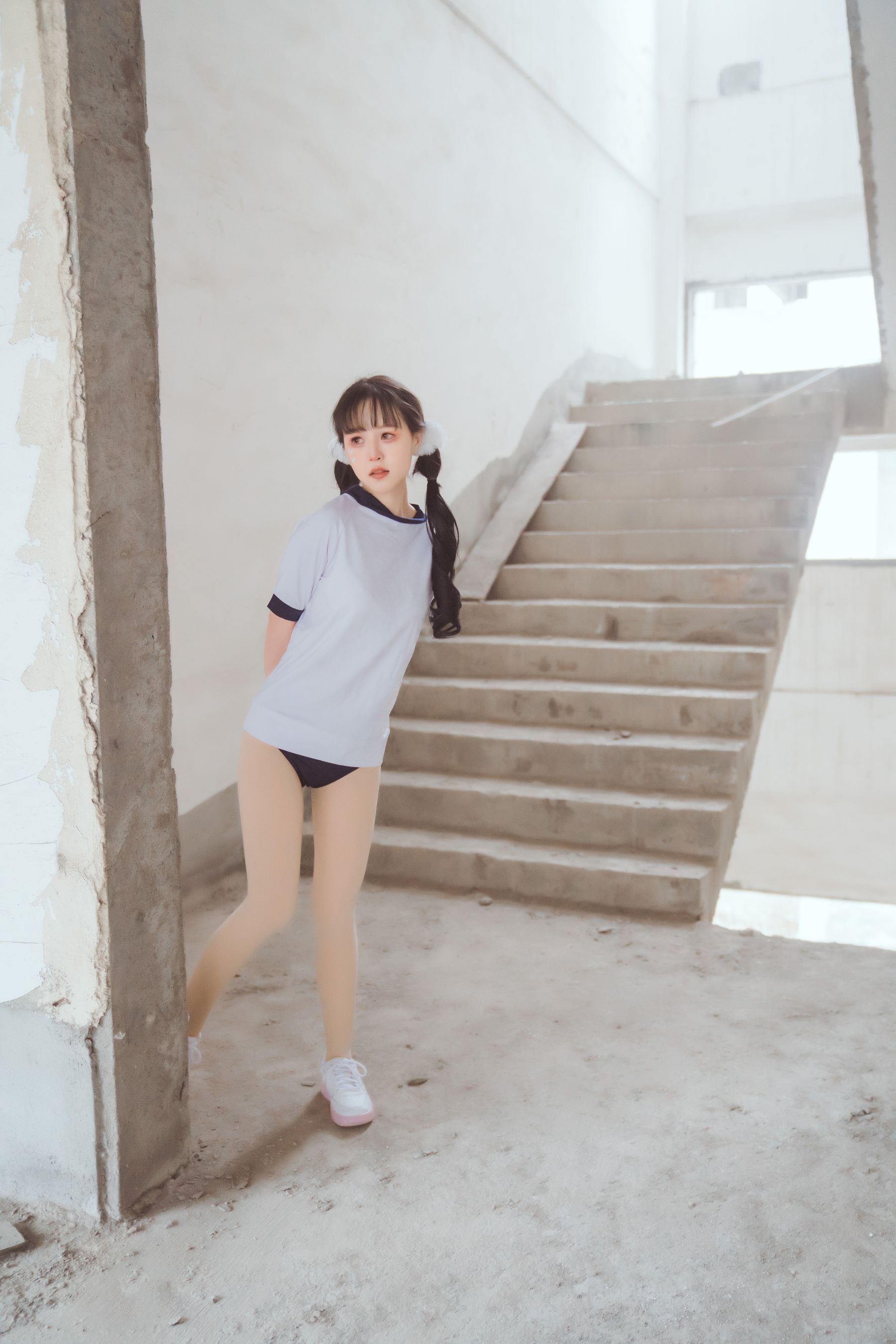 美少女晕崽 – 工地日记 [70P]