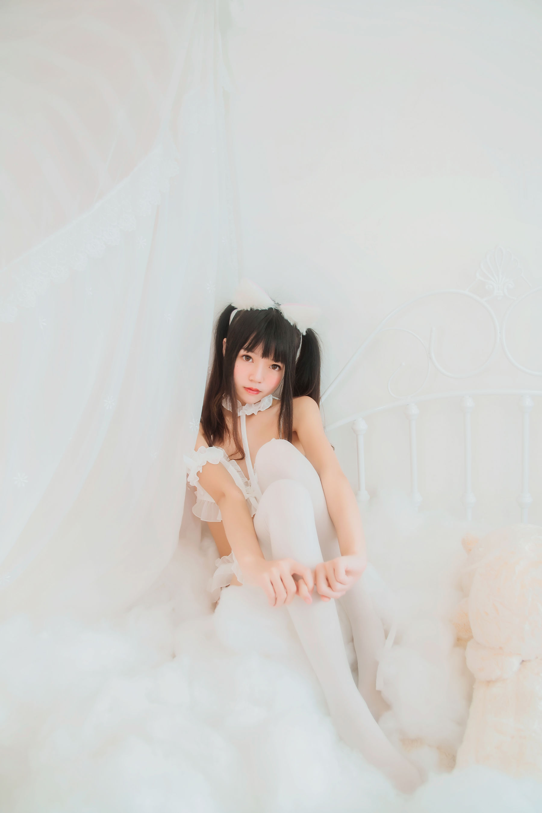 [萝莉COS] 桜桃喵《白猫》 [32P]