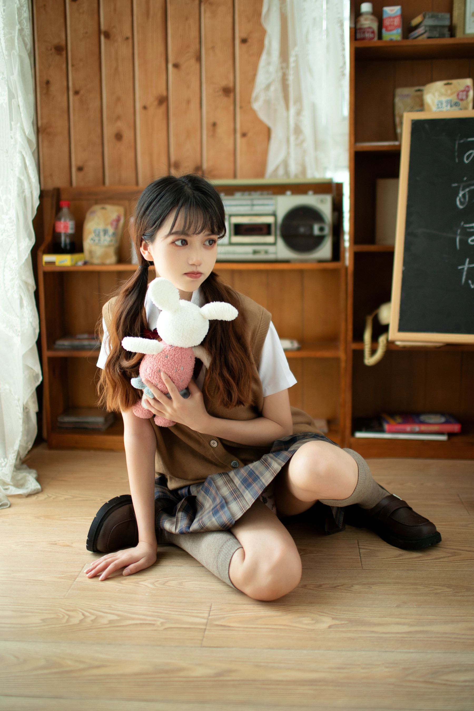 劳小白 – 校服JK [13P]