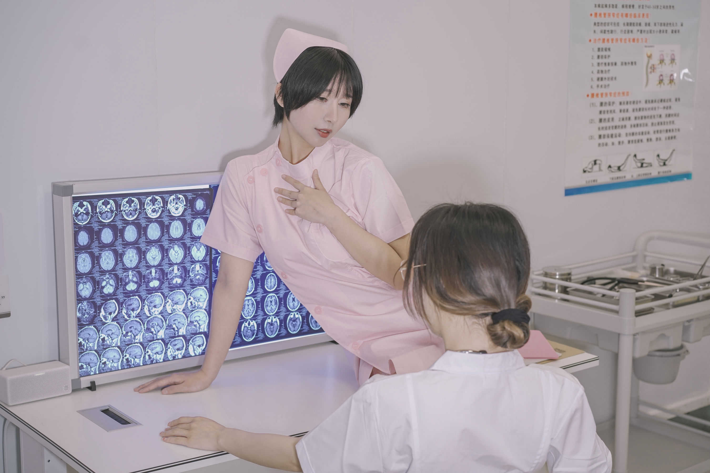 云溪溪&#038;奶桃桃 N47医护 [80P]